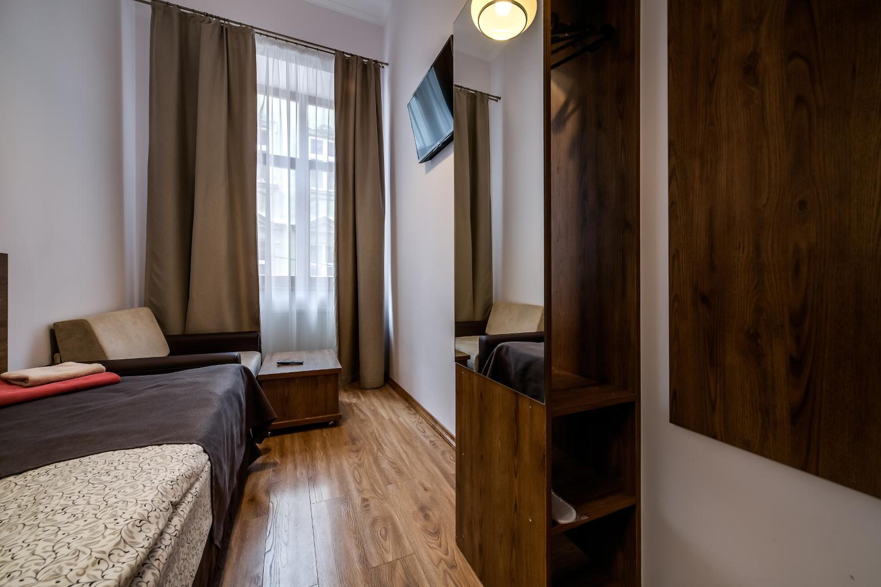 Standard Single Room with Shared External Bathroom photo 3