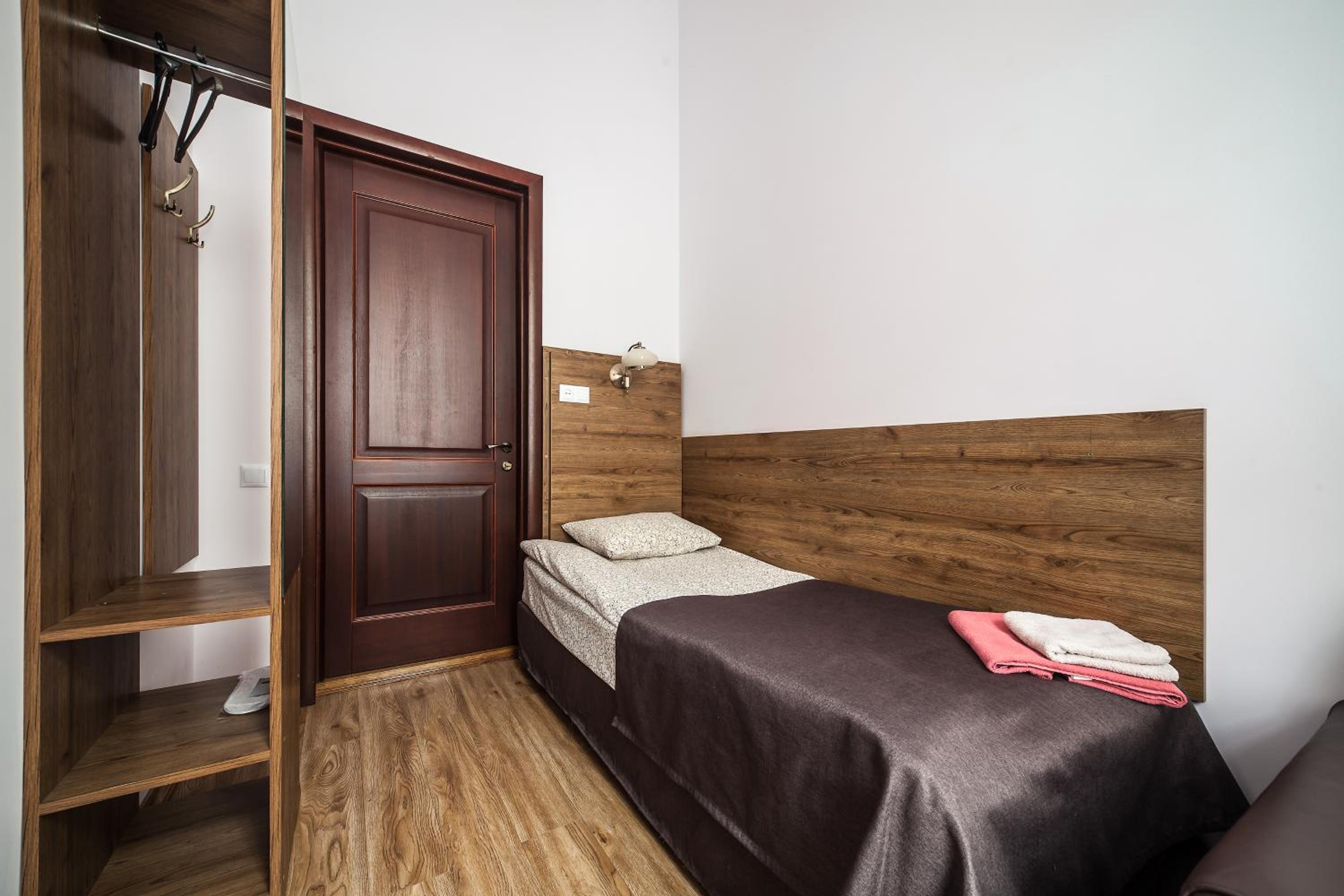 Standard Single Room with Shared External Bathroom photo 2