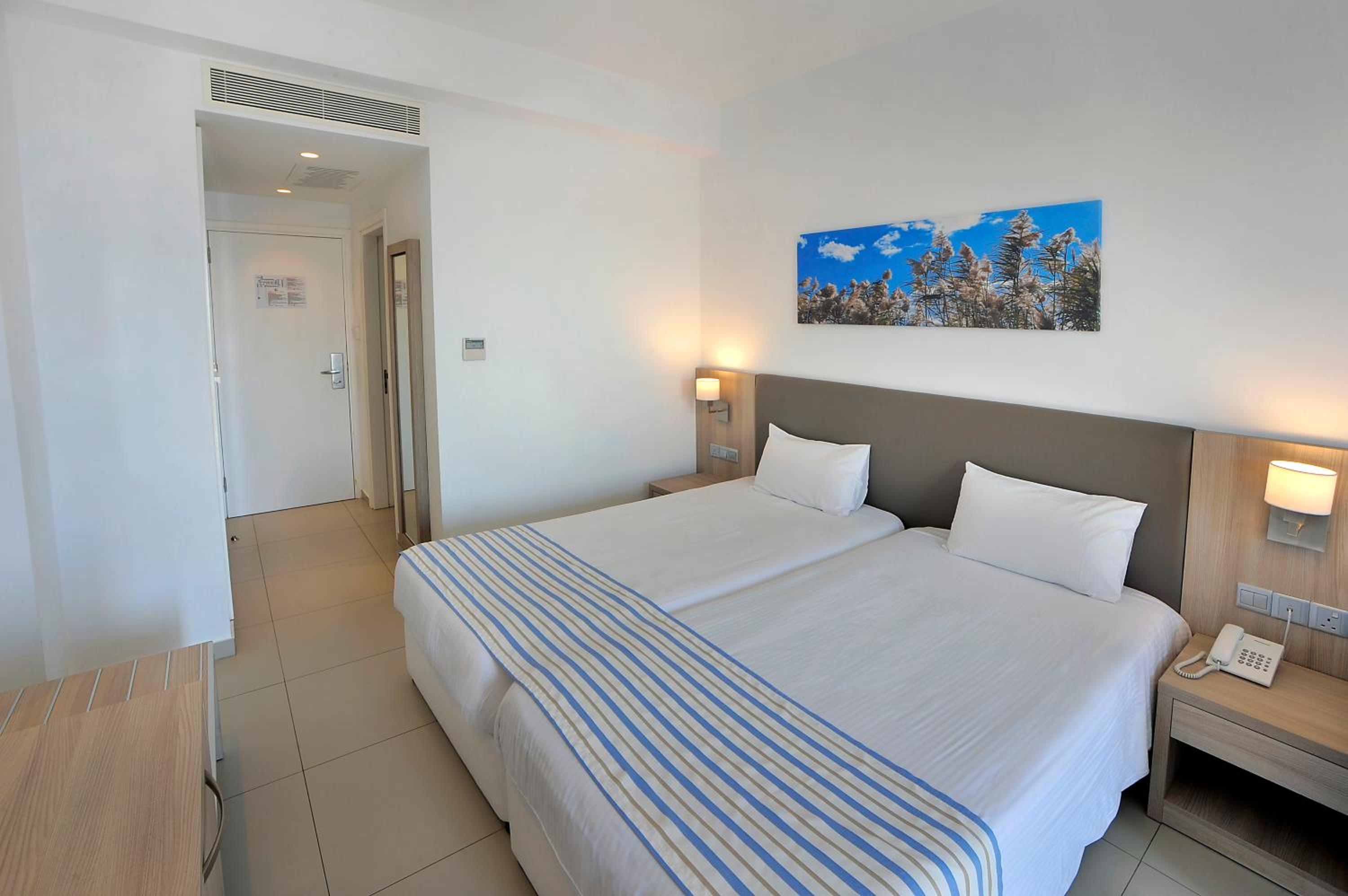 Superior Room with Side Sea View