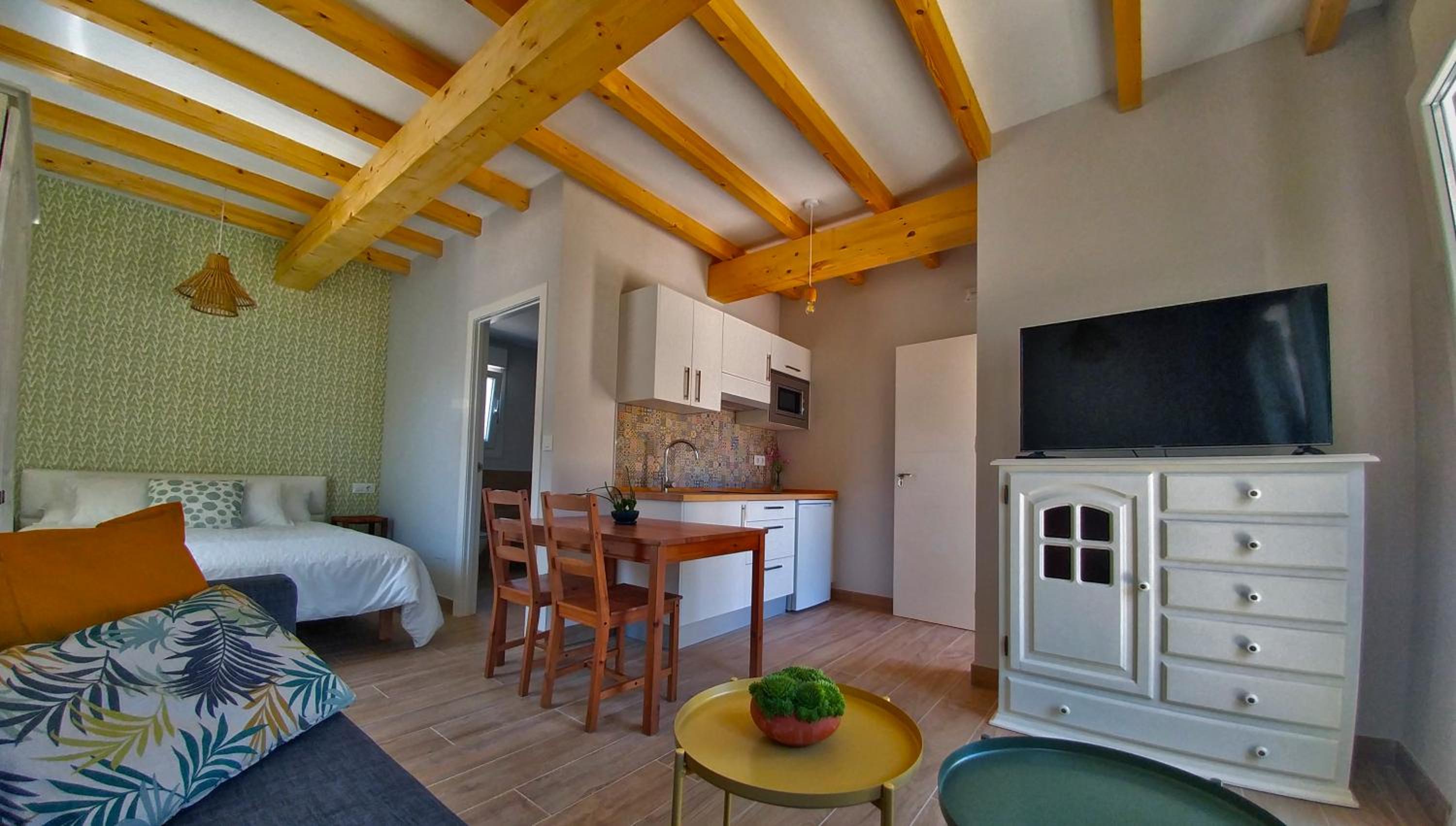 Studio Apartment - Photo 11