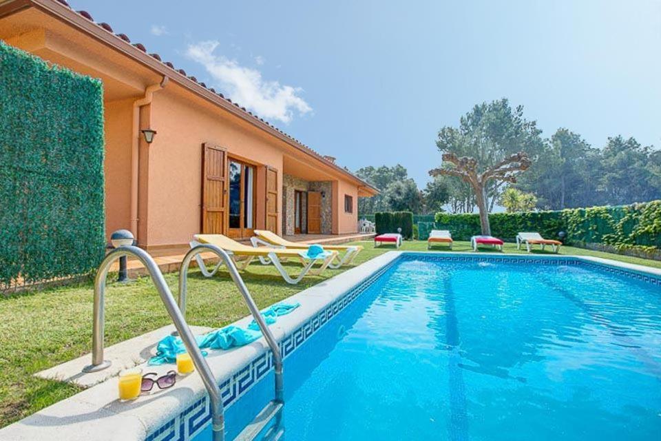 Villa with Private Pool photo 1