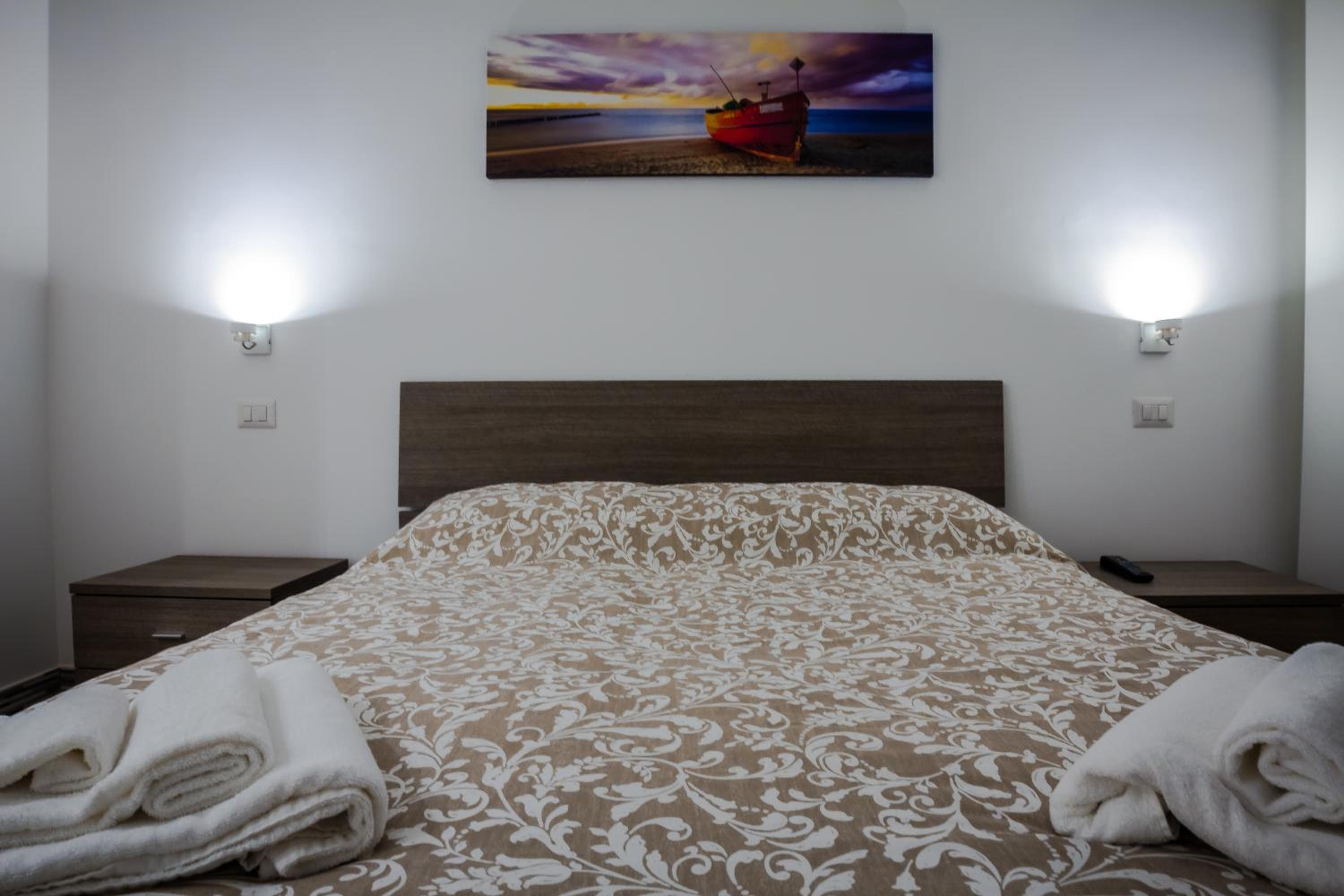 Apartment with Sea View - Photo 5