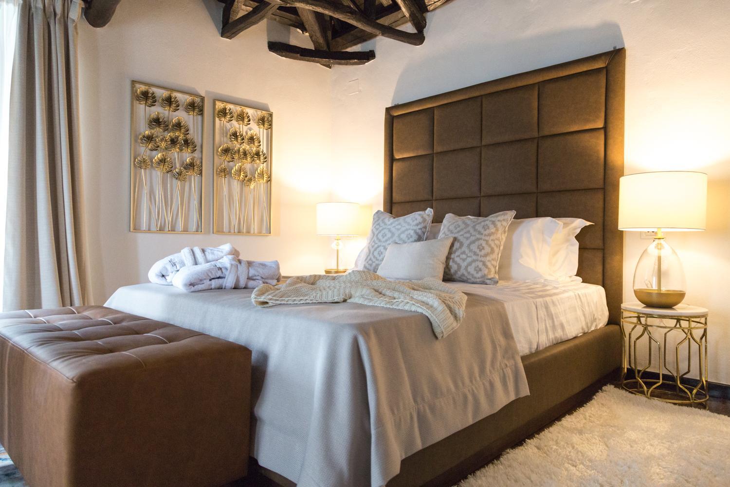 Superior King Suite - Photo 5