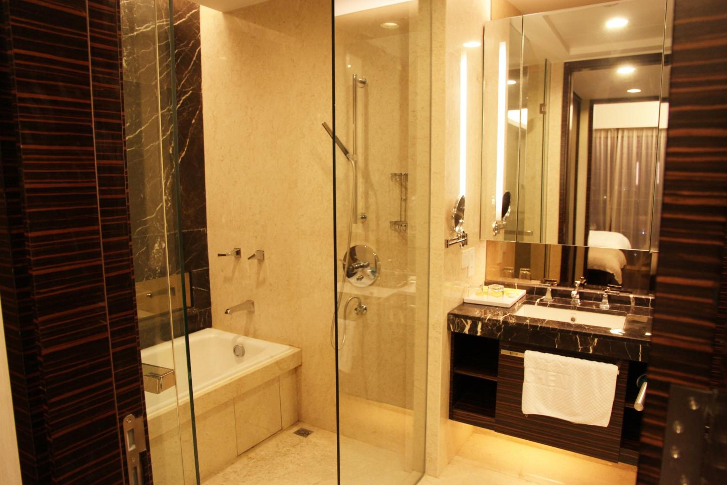 Deluxe Suite with 3 Beds