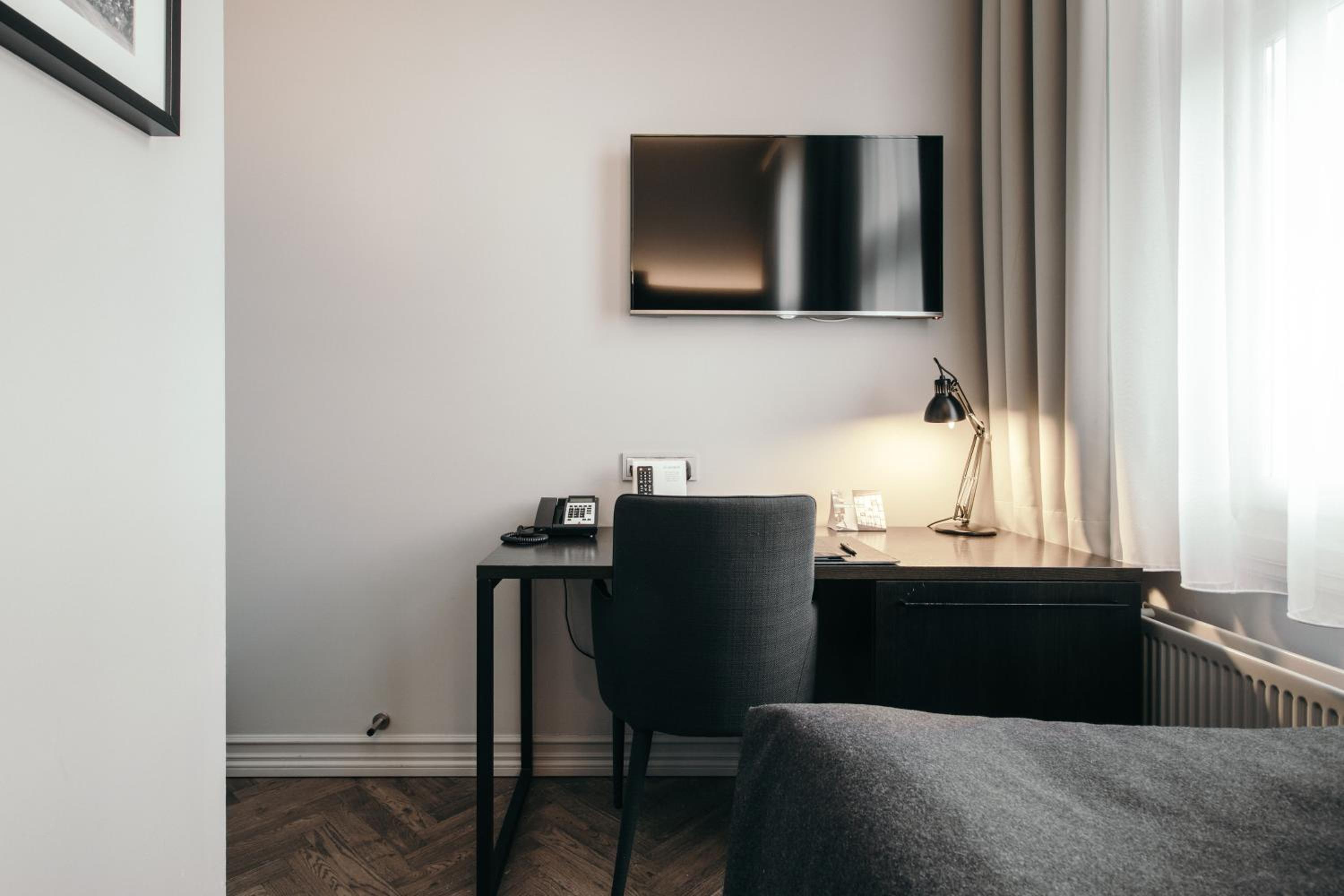 Small Single Room photo 2