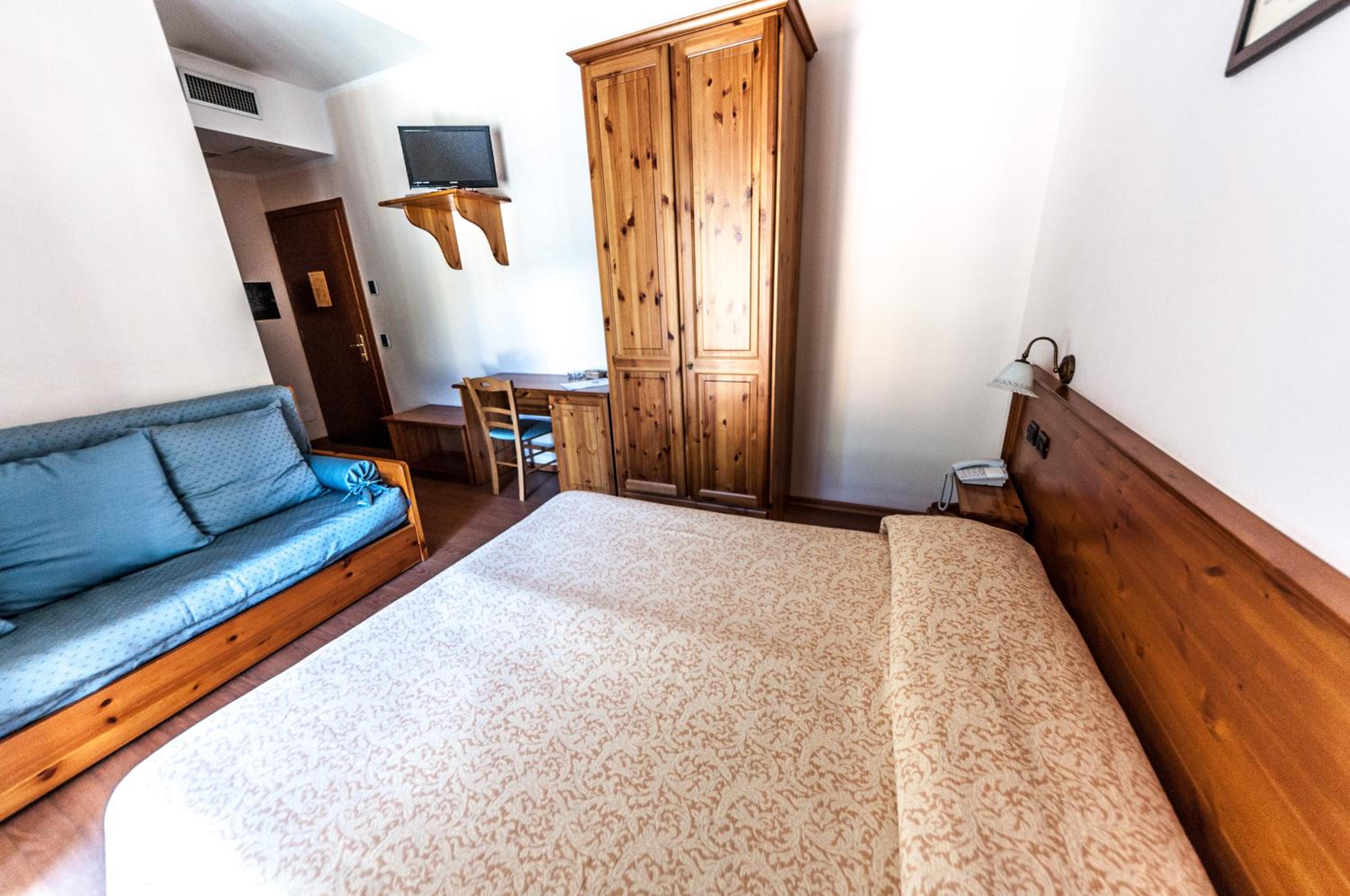 Triple Room - Photo 5