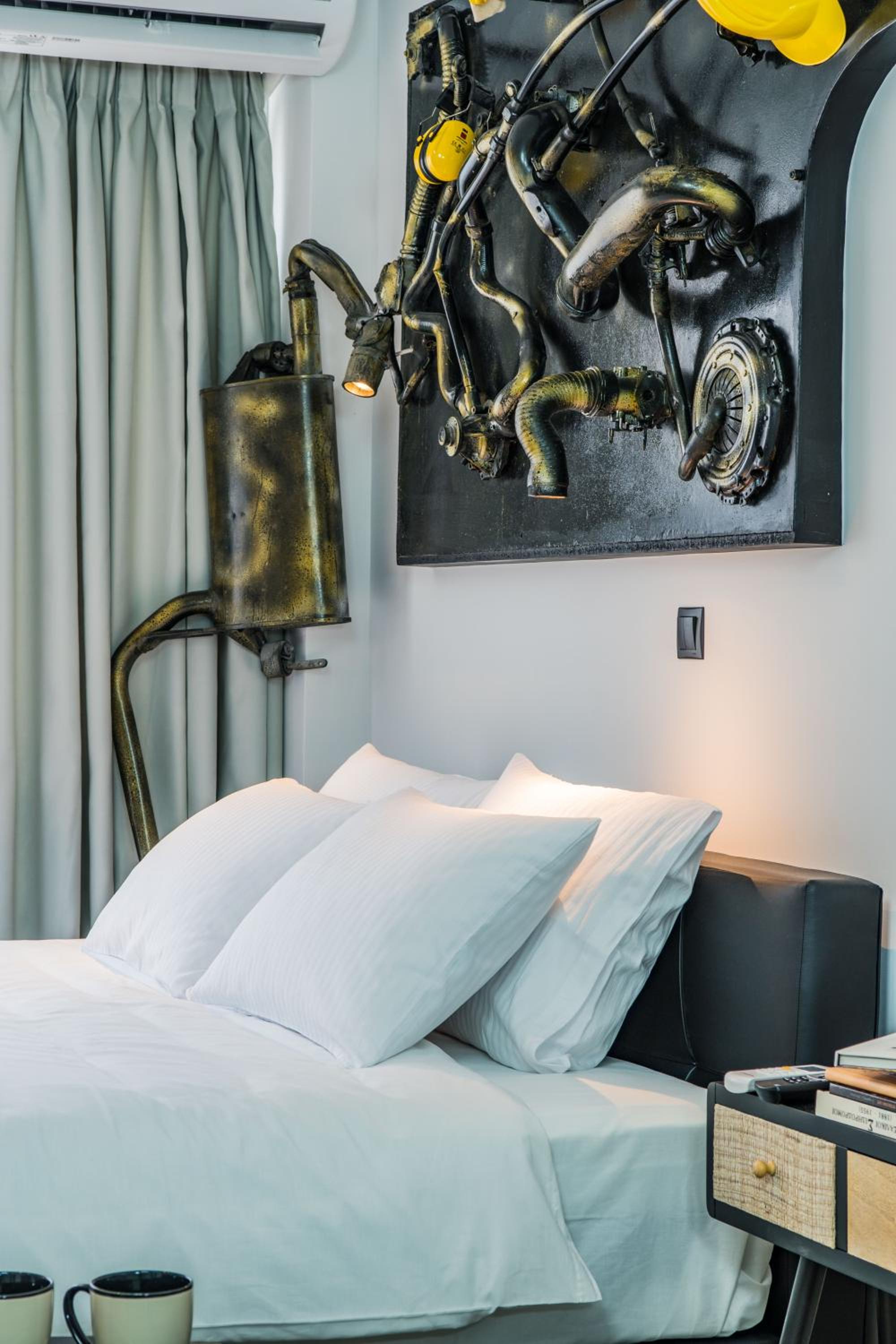 One-Bedroom Apartment - Photo 1