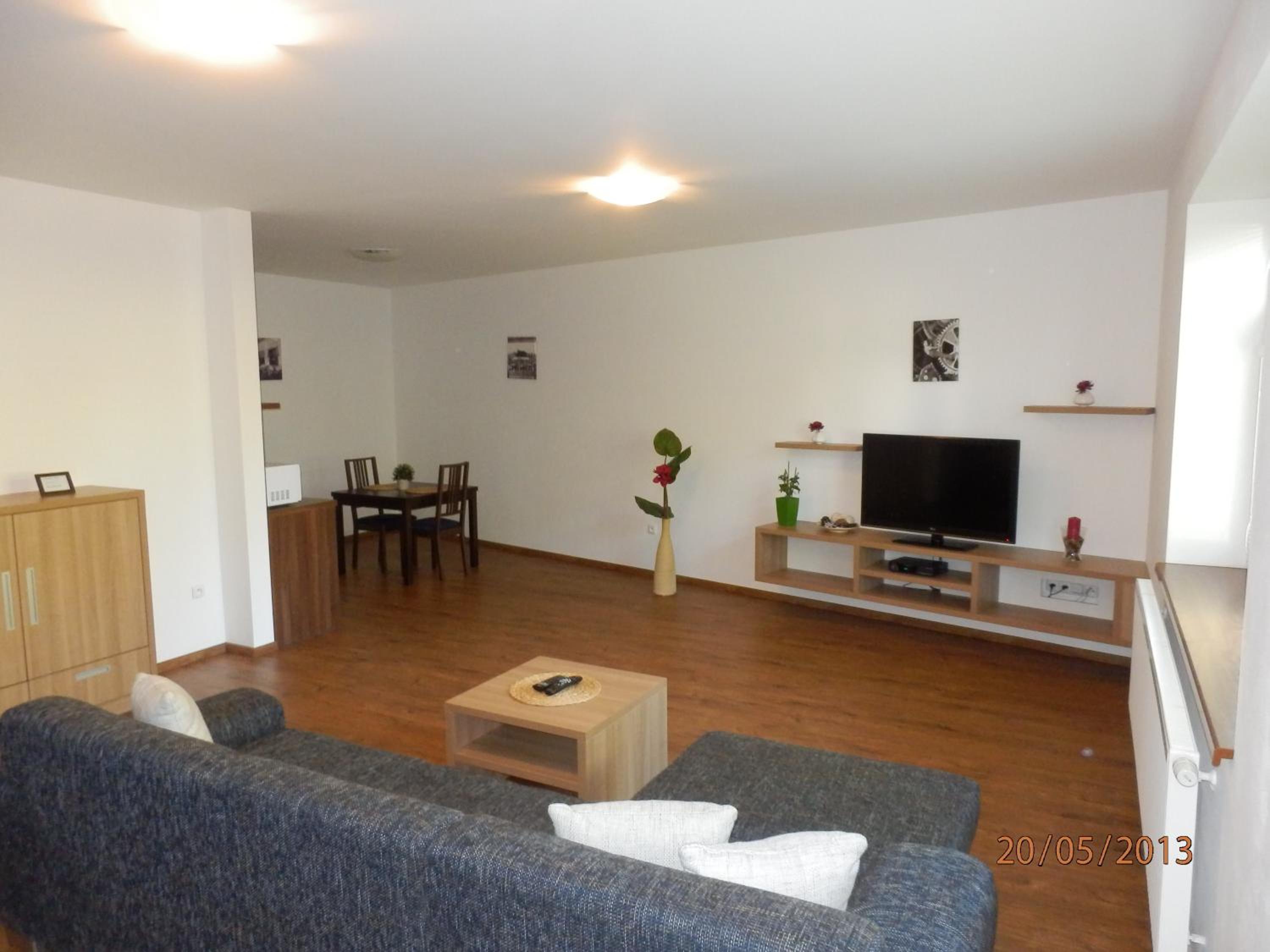 One-Bedroom Apartment photo 1