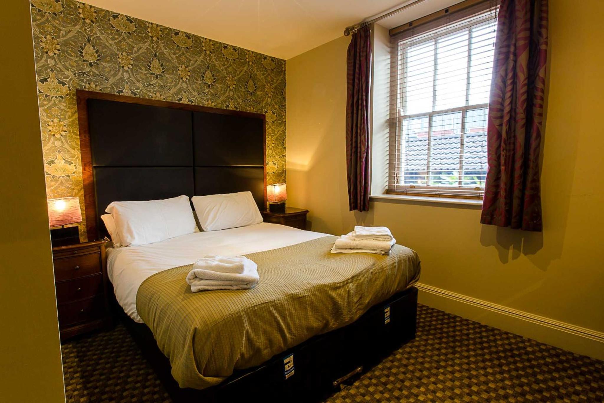 Standard Double Room - Photo 8