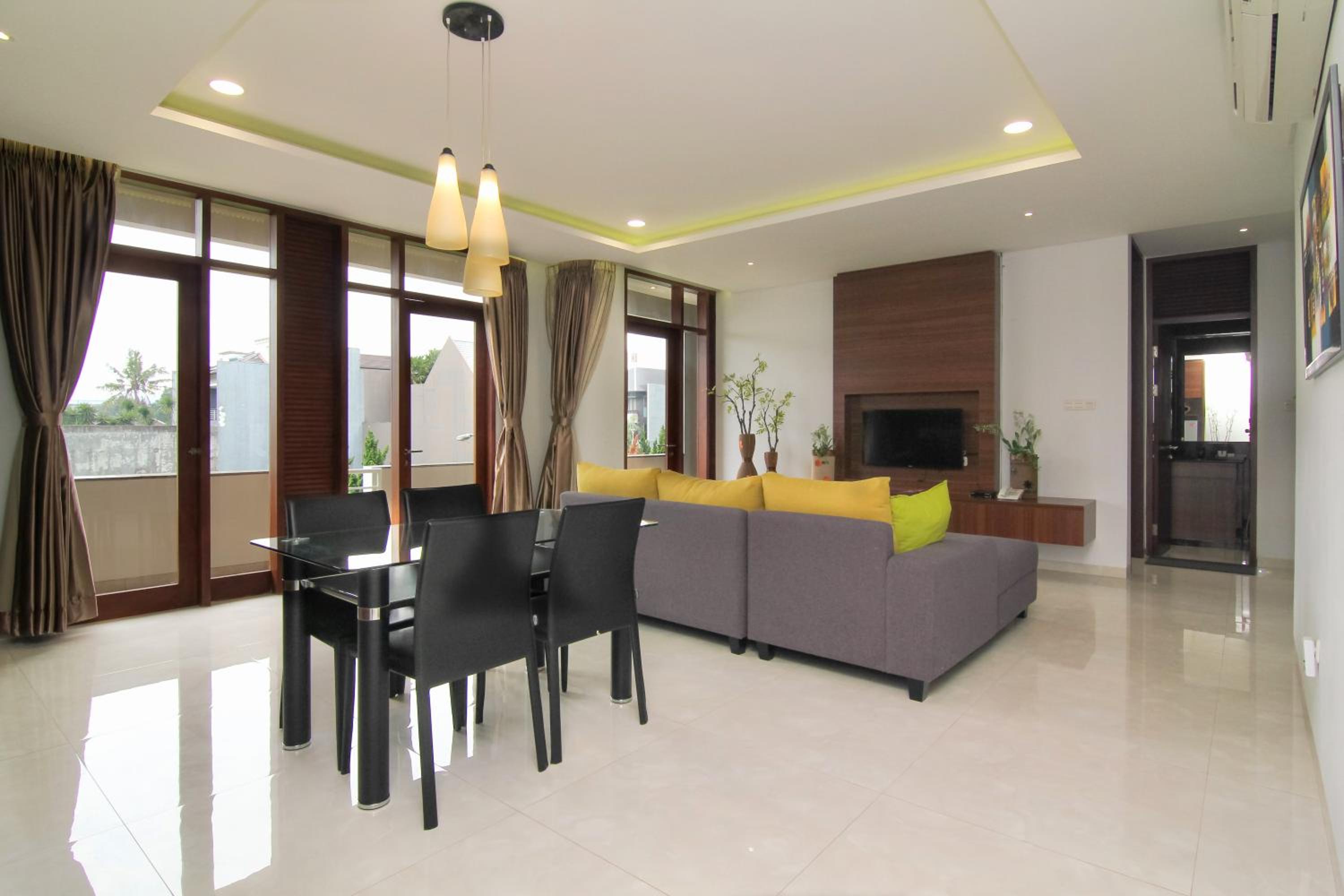 Two-Bedroom Suite - Photo 7