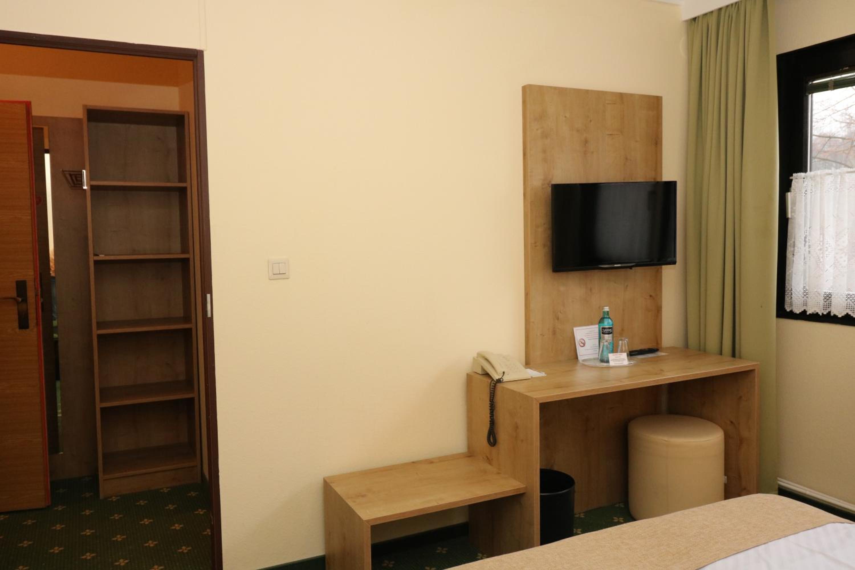 Standard Double Room photo 3