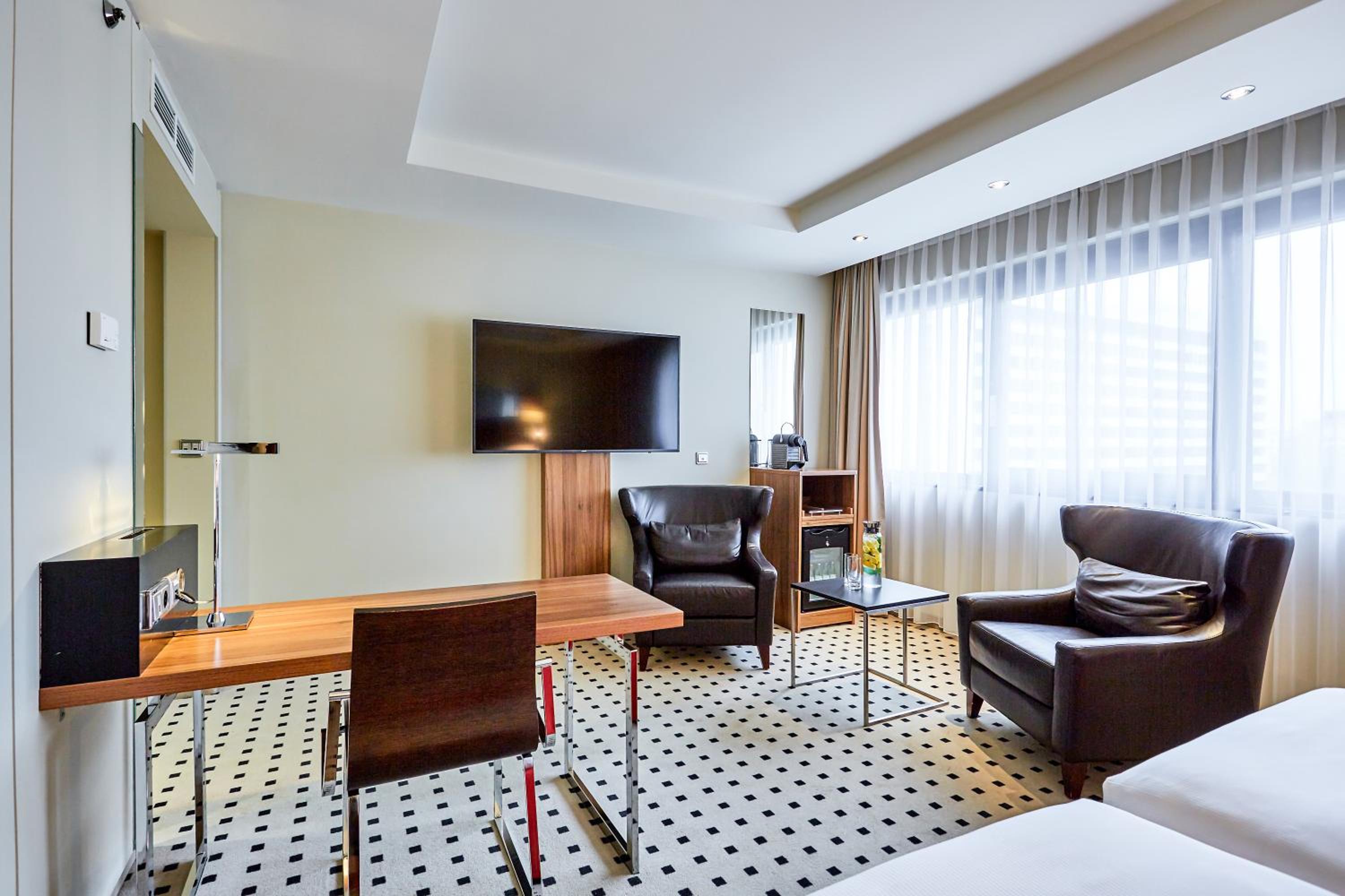 Premium Room - Photo 9
