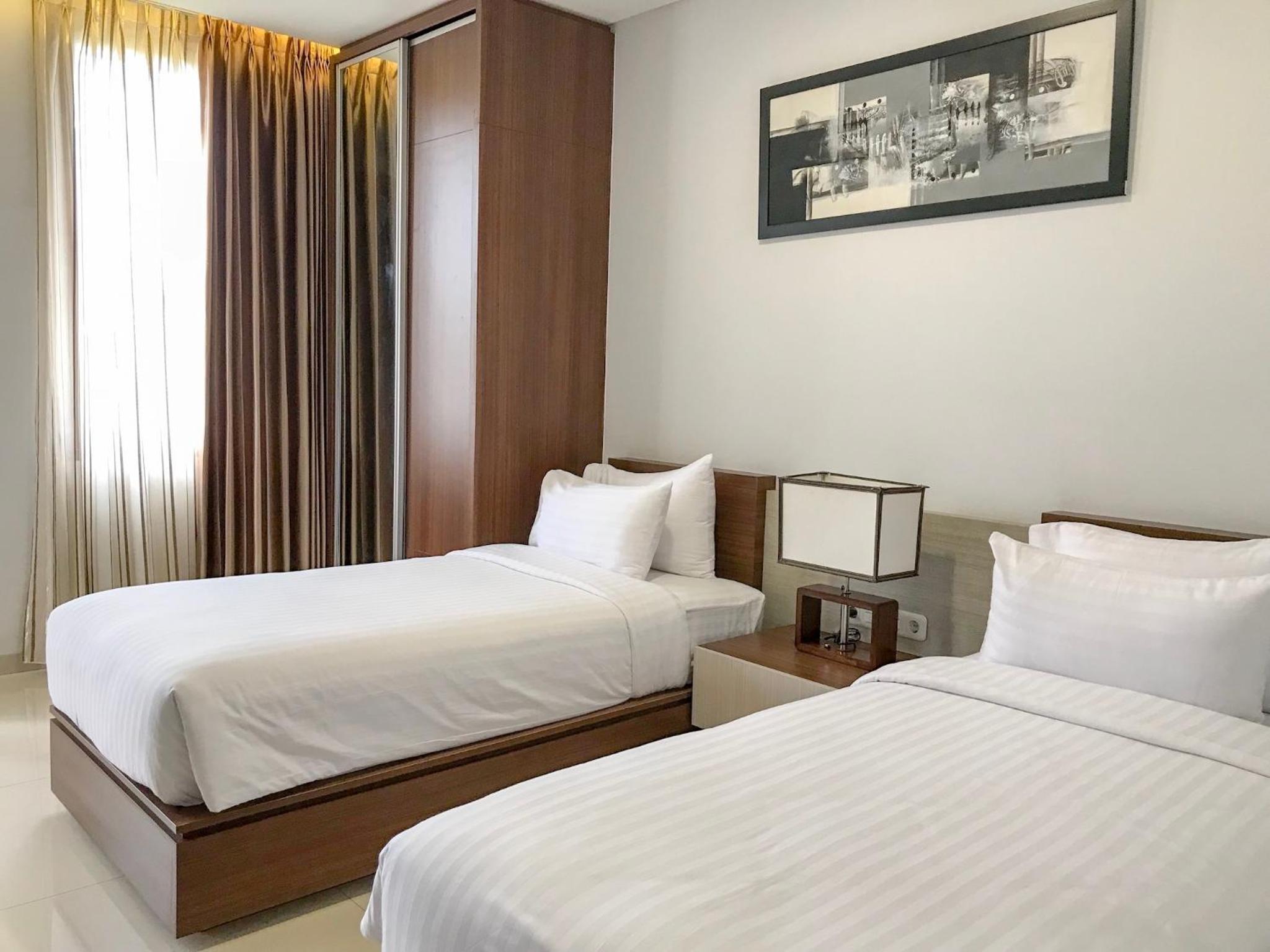 Three-Bedroom Suite - Photo 9