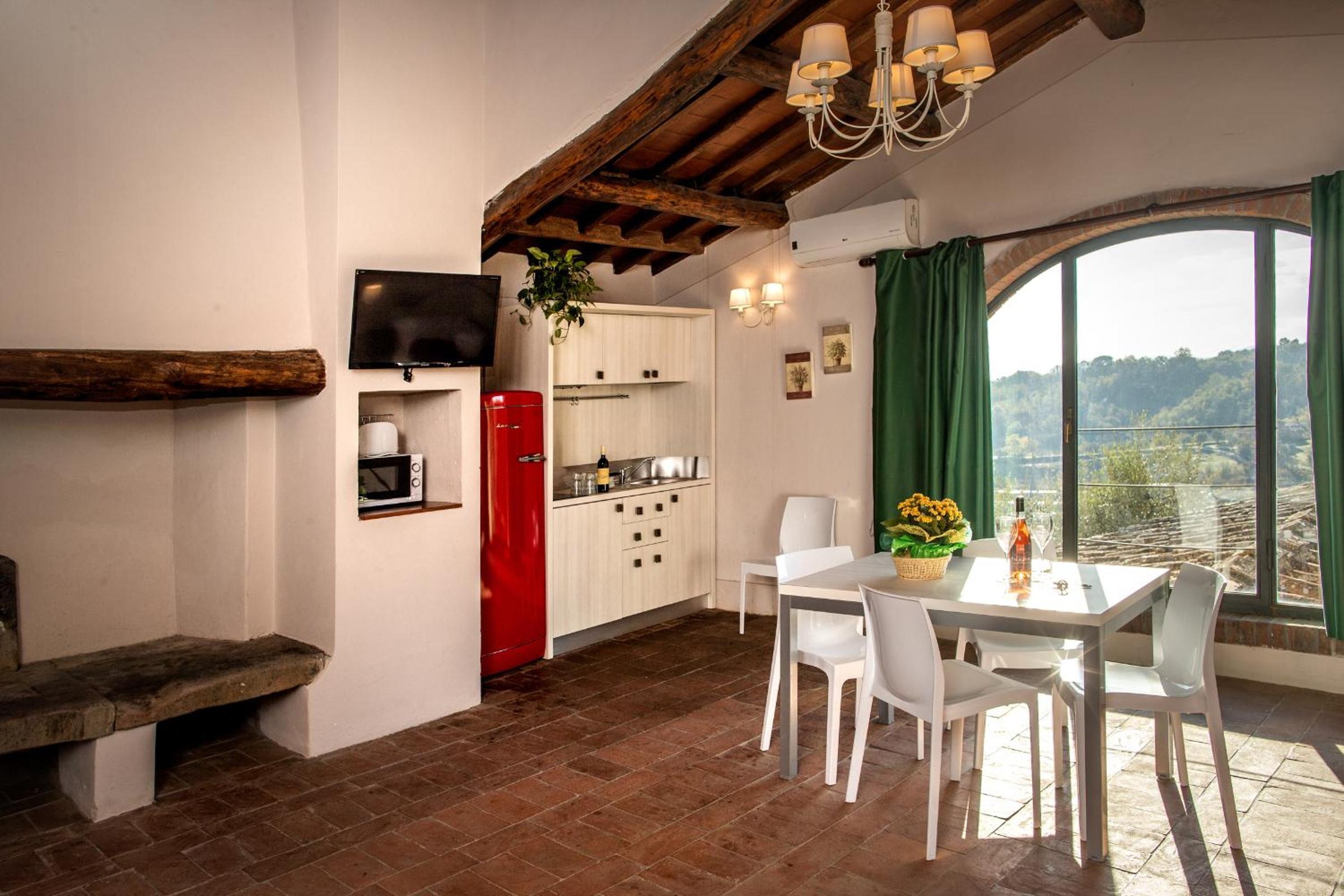 One-Bedroom Apartment - Photo 15