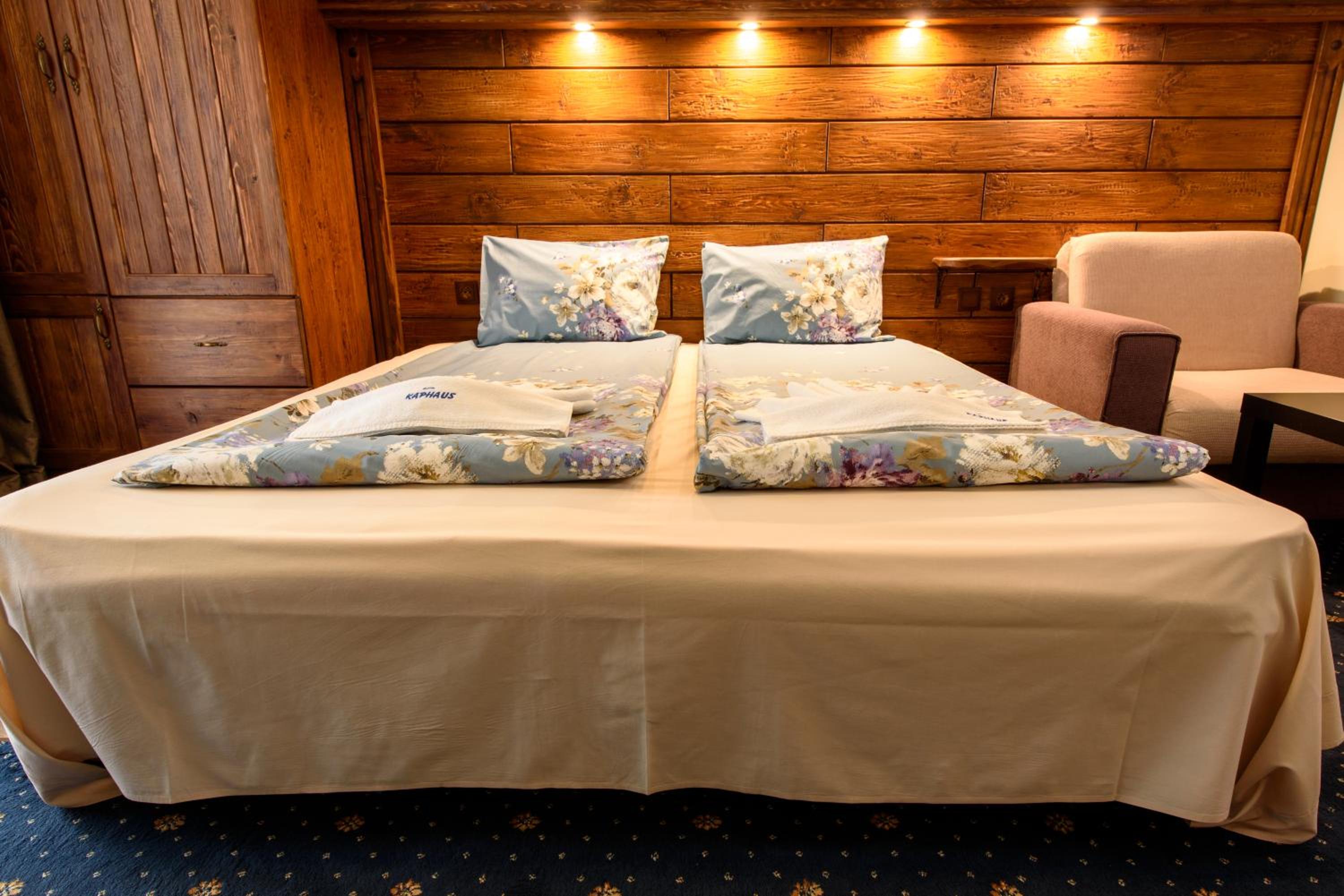Double or Twin Room - Free Spa Access photo 1