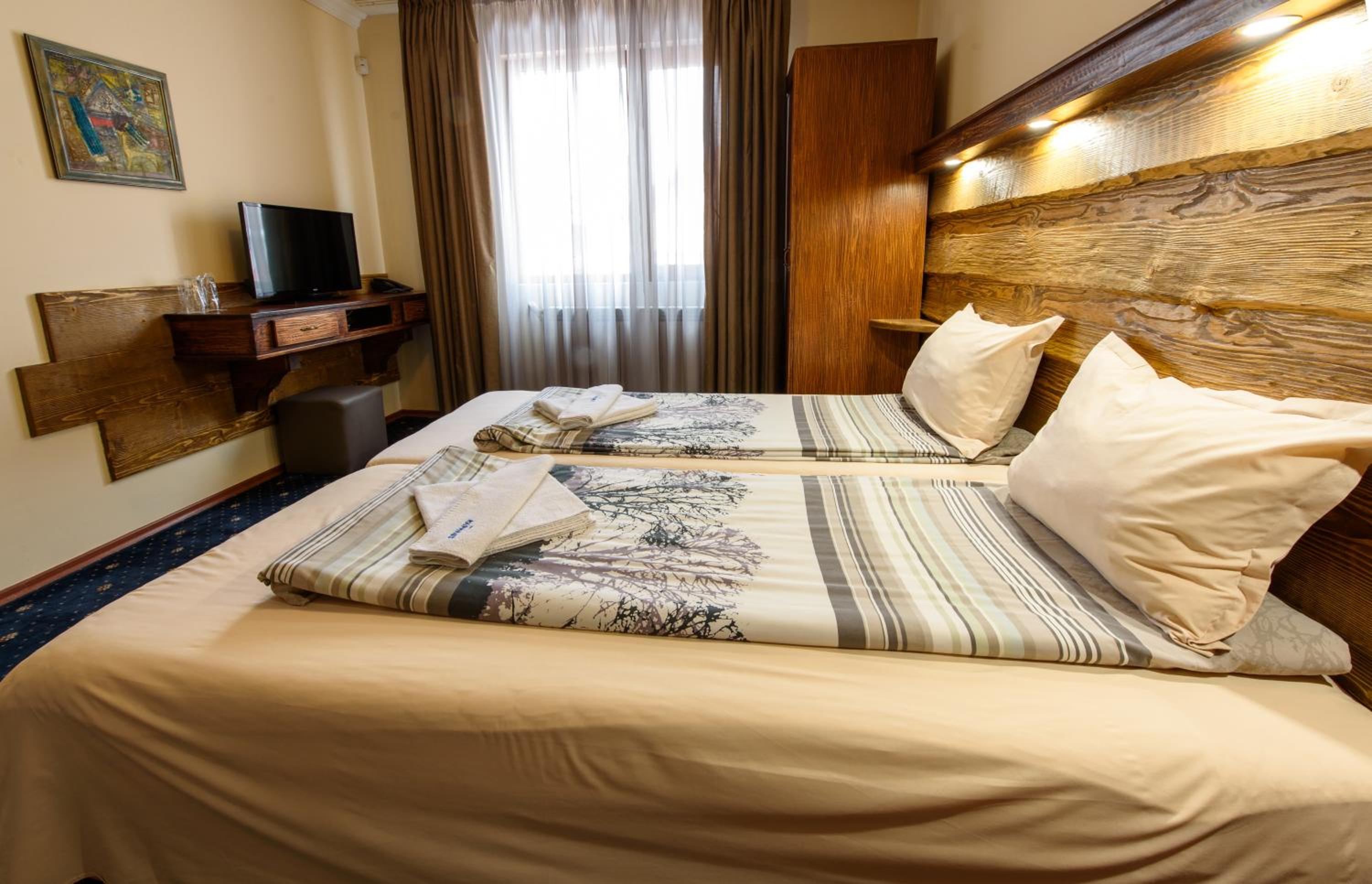 Double or Twin Room - Free Spa Access photo 2