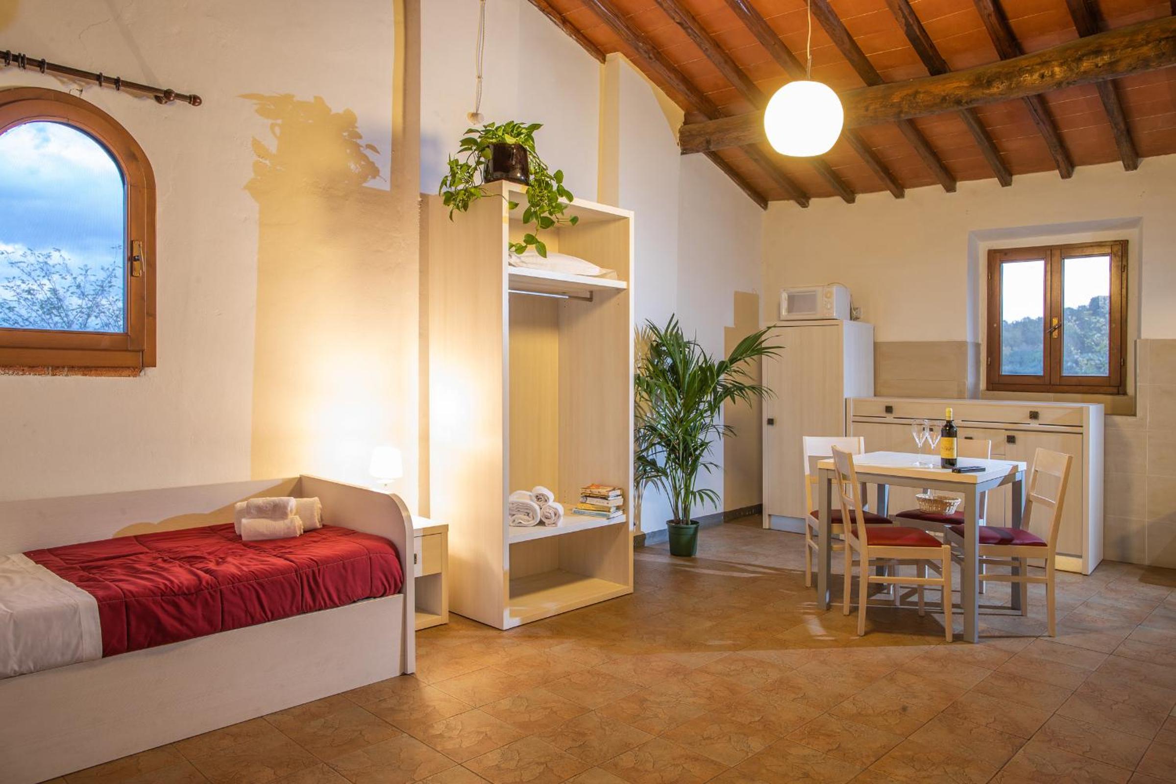 One-Bedroom Apartment - Photo 1
