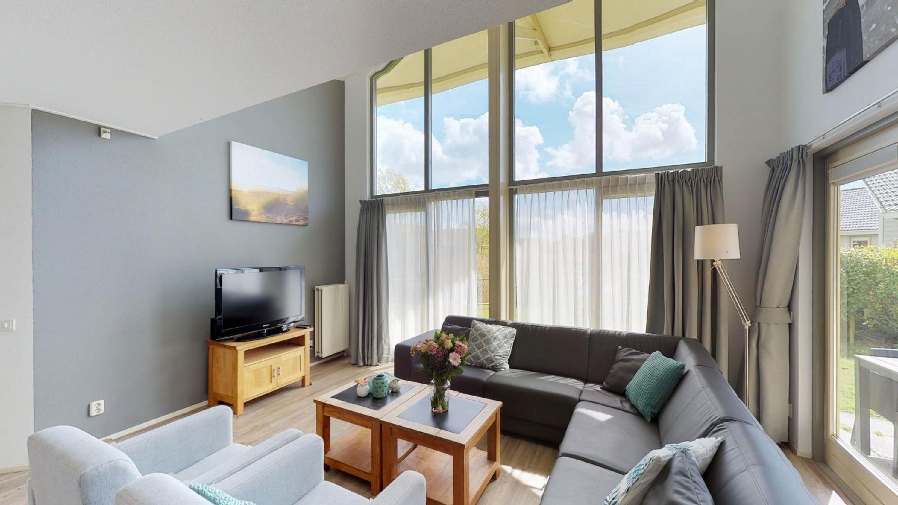 Three-Bedroom Villa photo 1