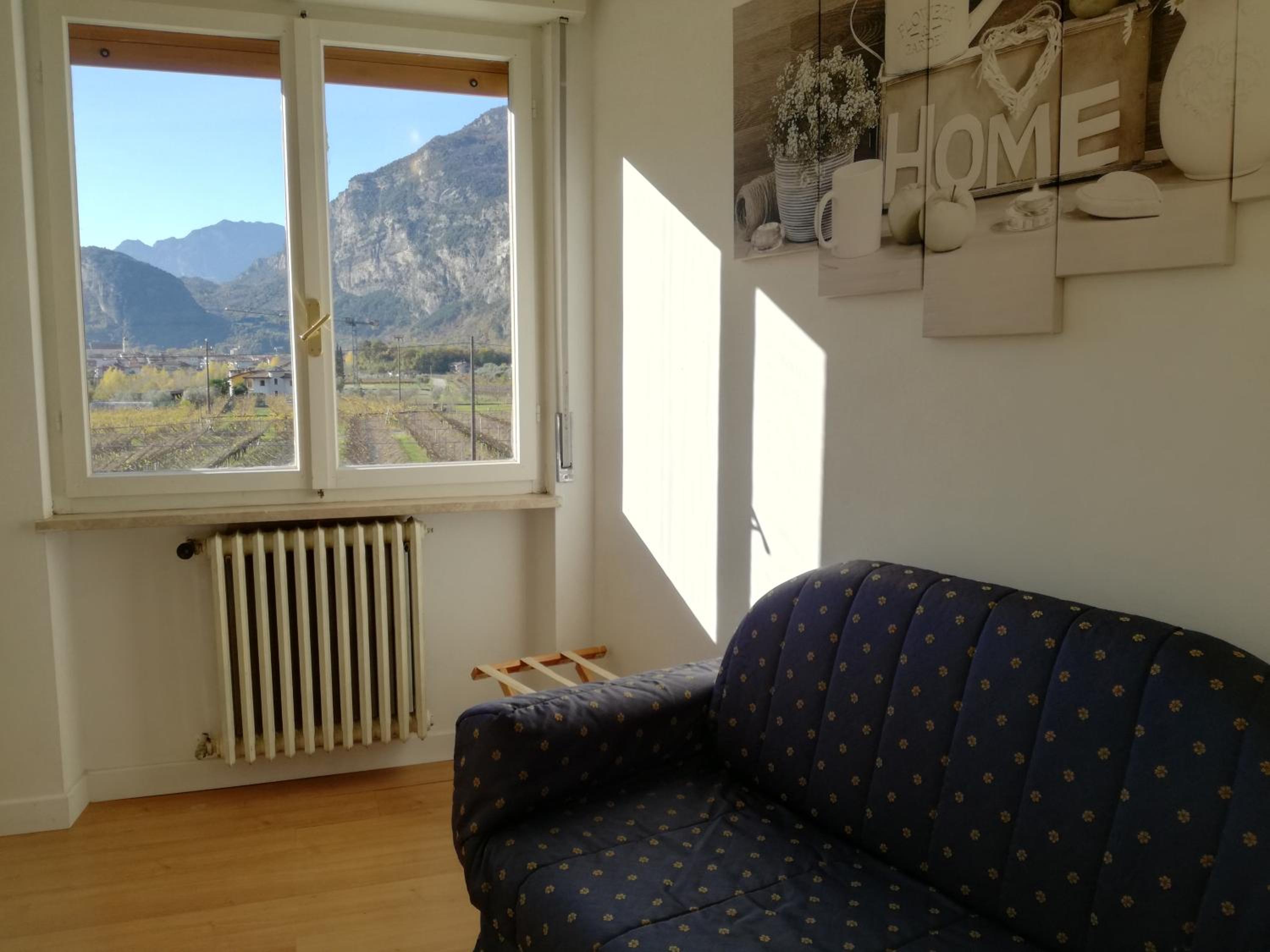 Family Room with Mountain View photo 2