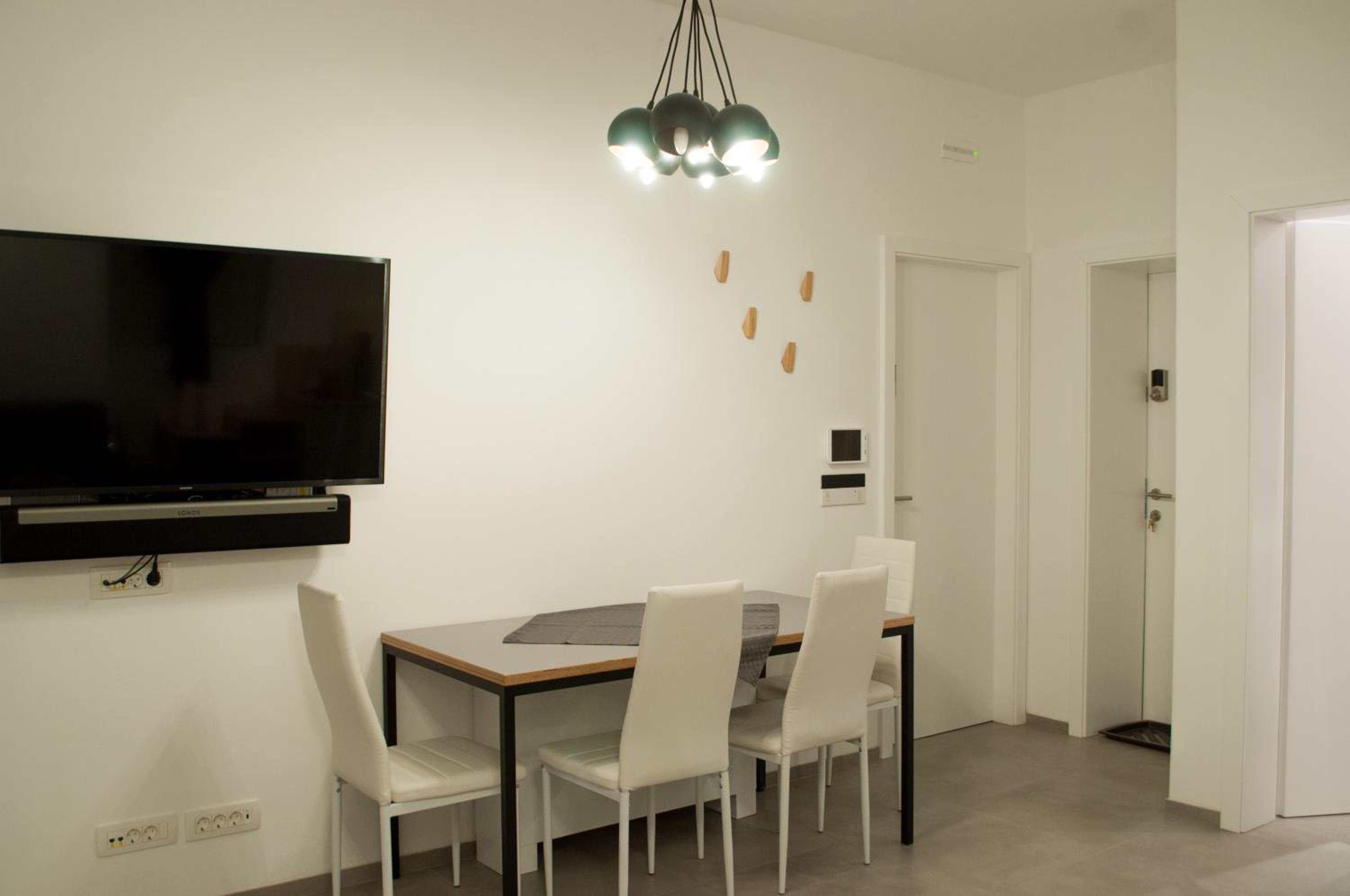 Studio Apartment photo 3