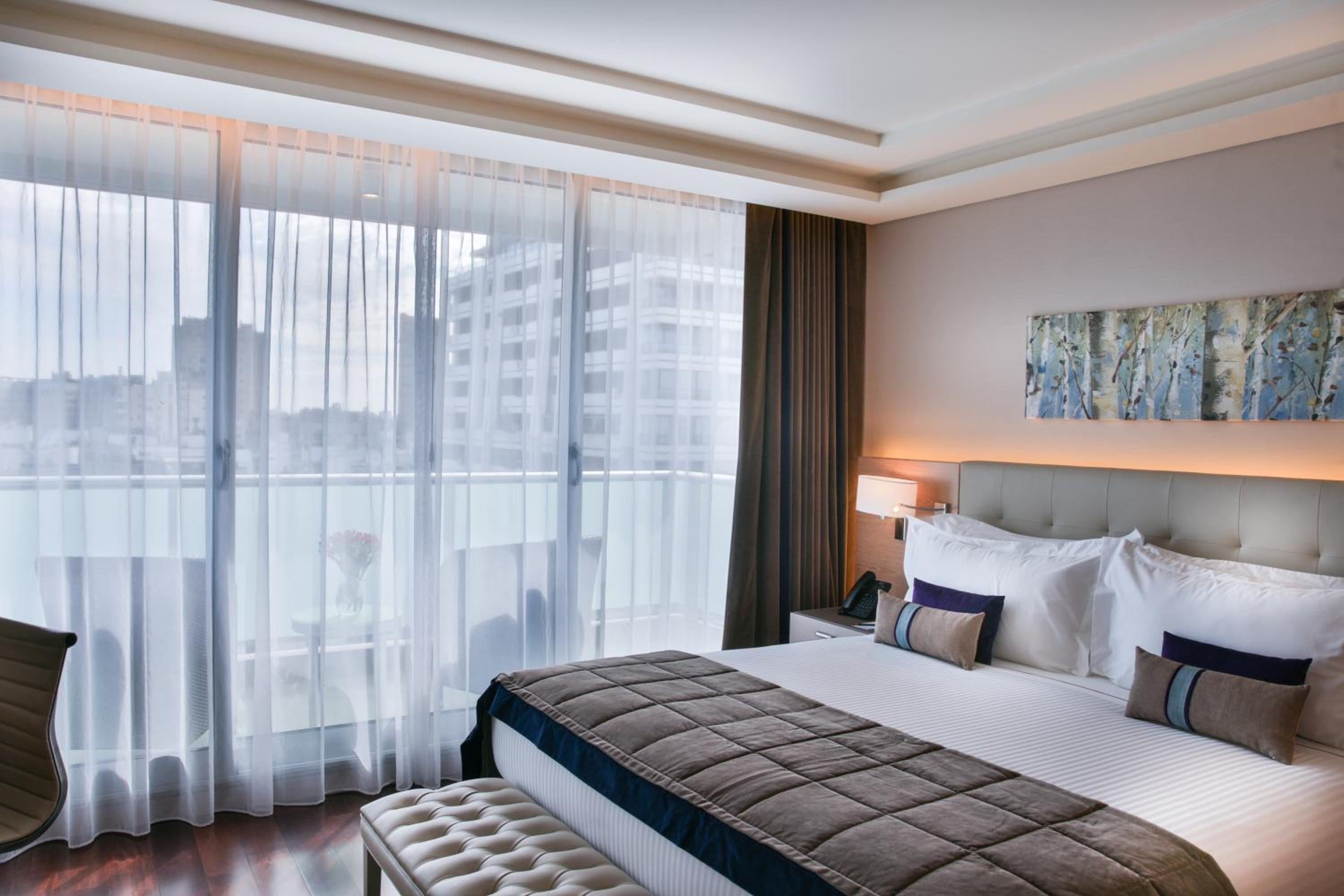Deluxe King Room with Balcony