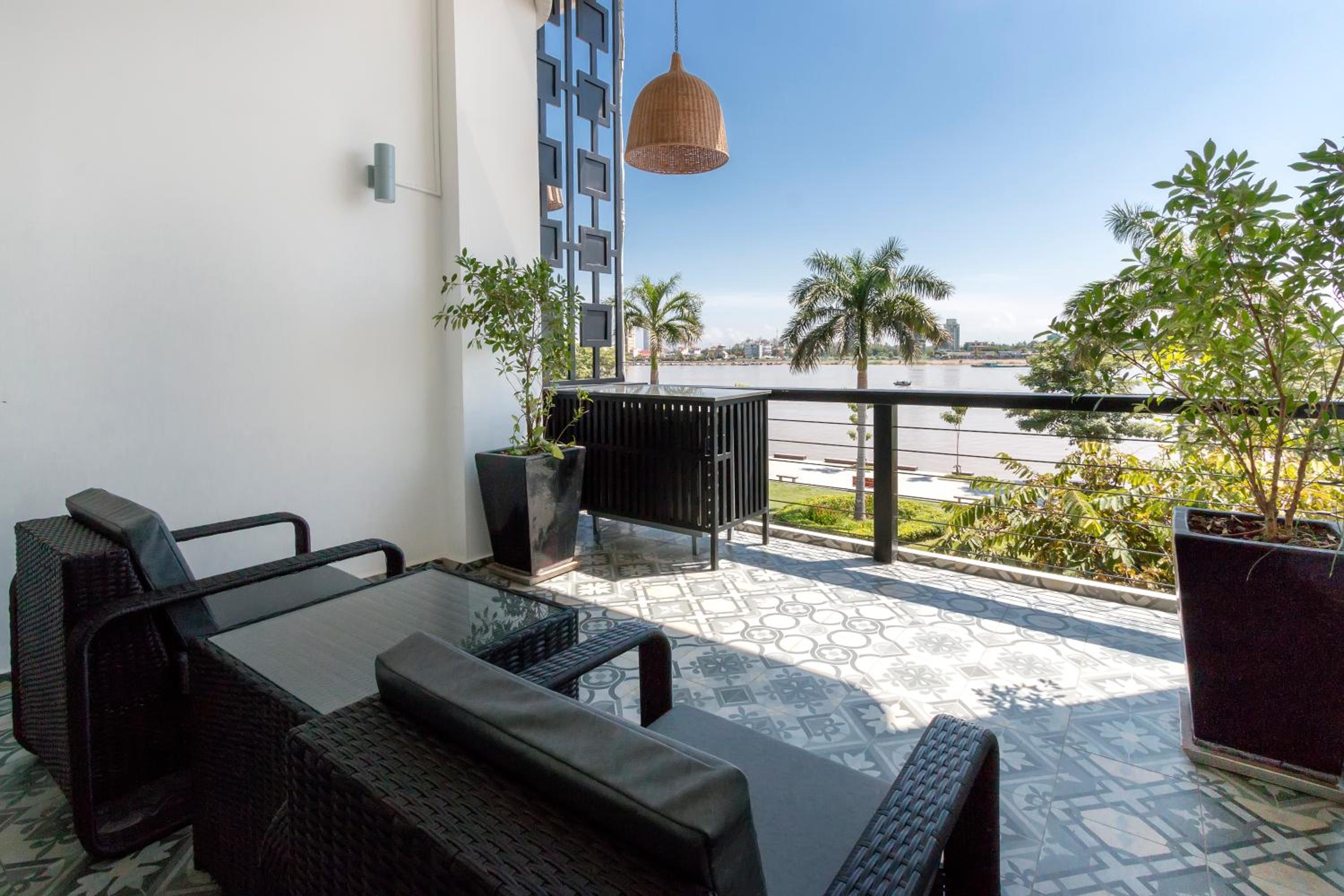 The Riverfront Loft - Photo 16