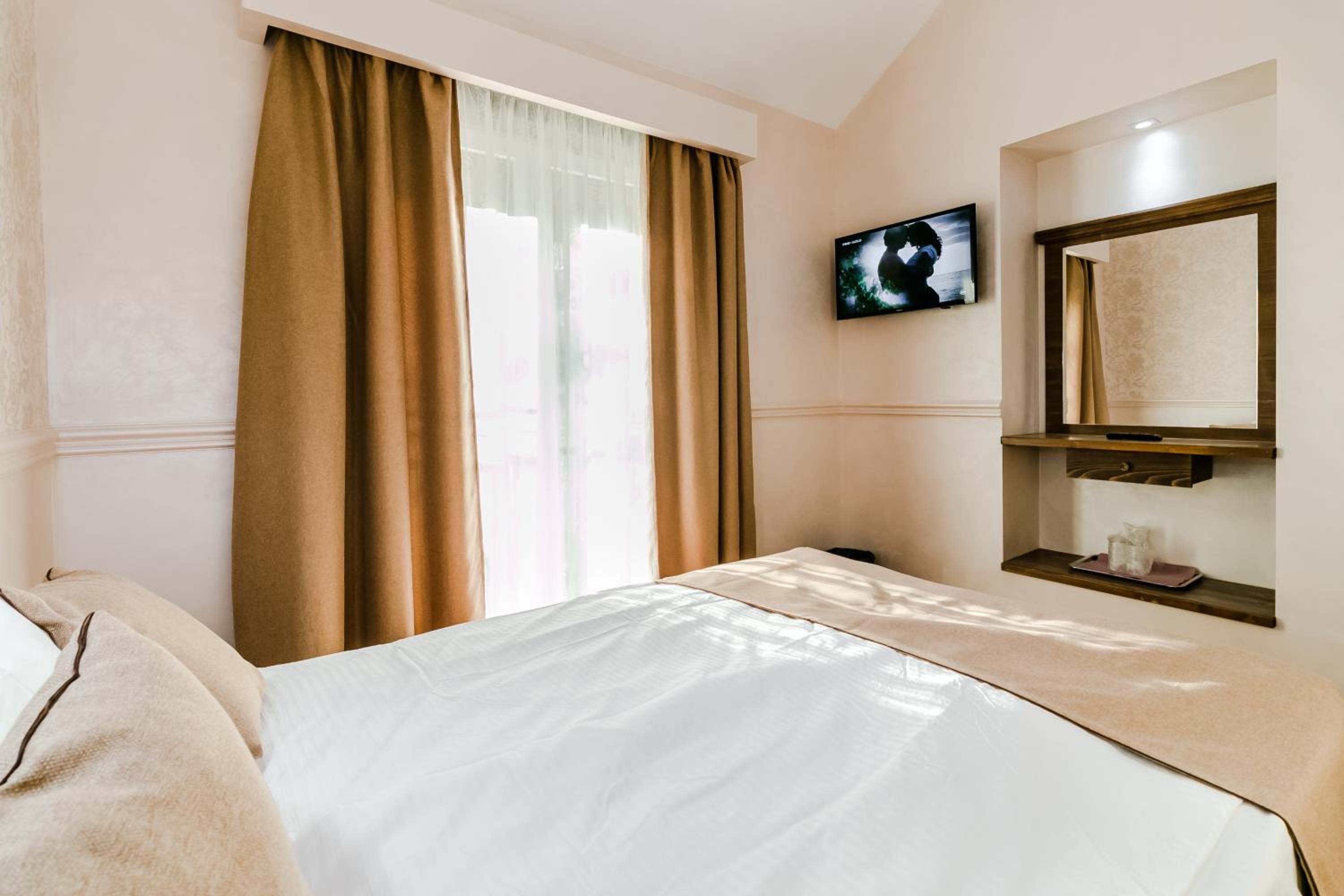 Double or Twin Room with Shower