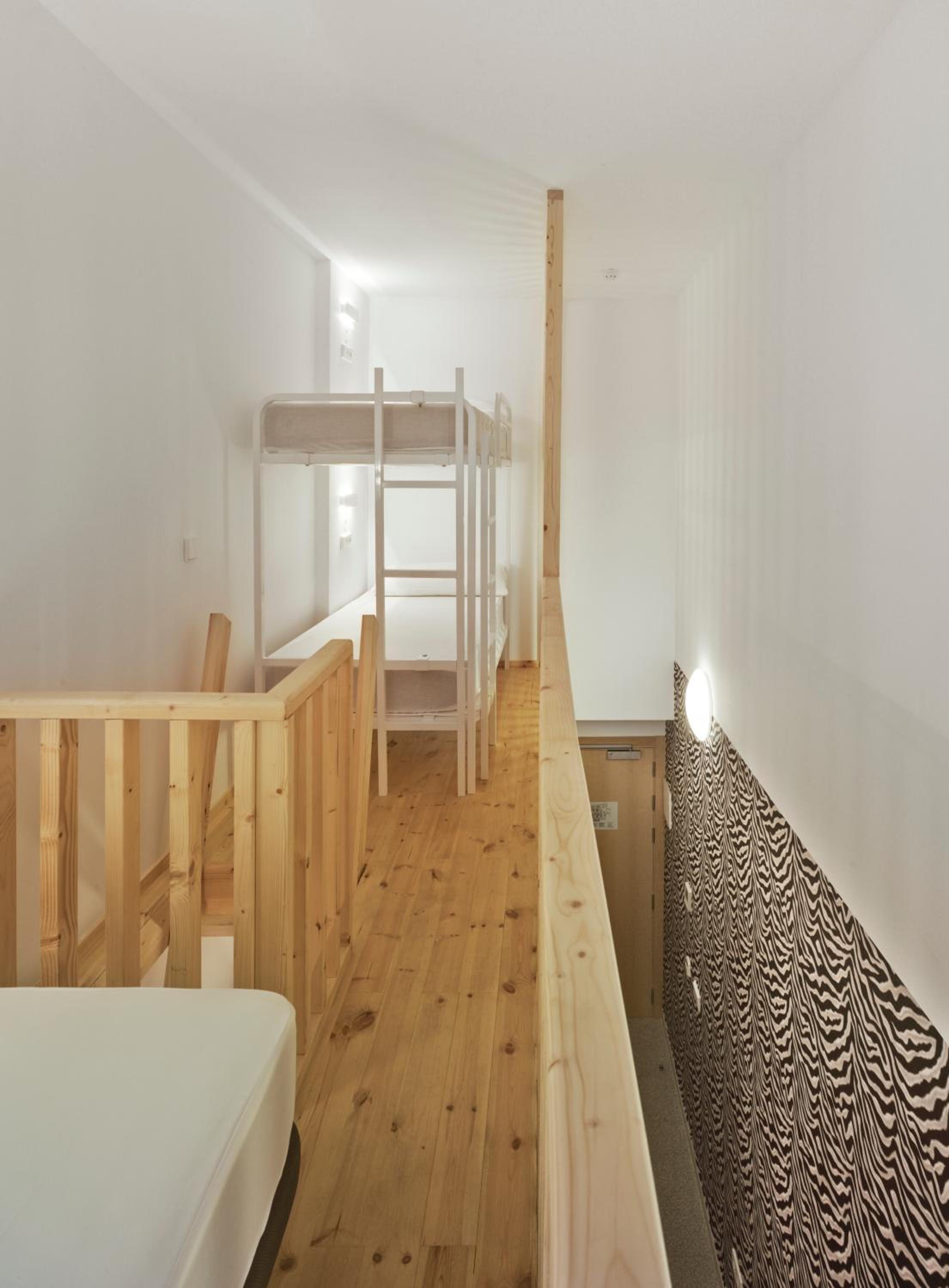 Habitación compartida mixta de 4 camas