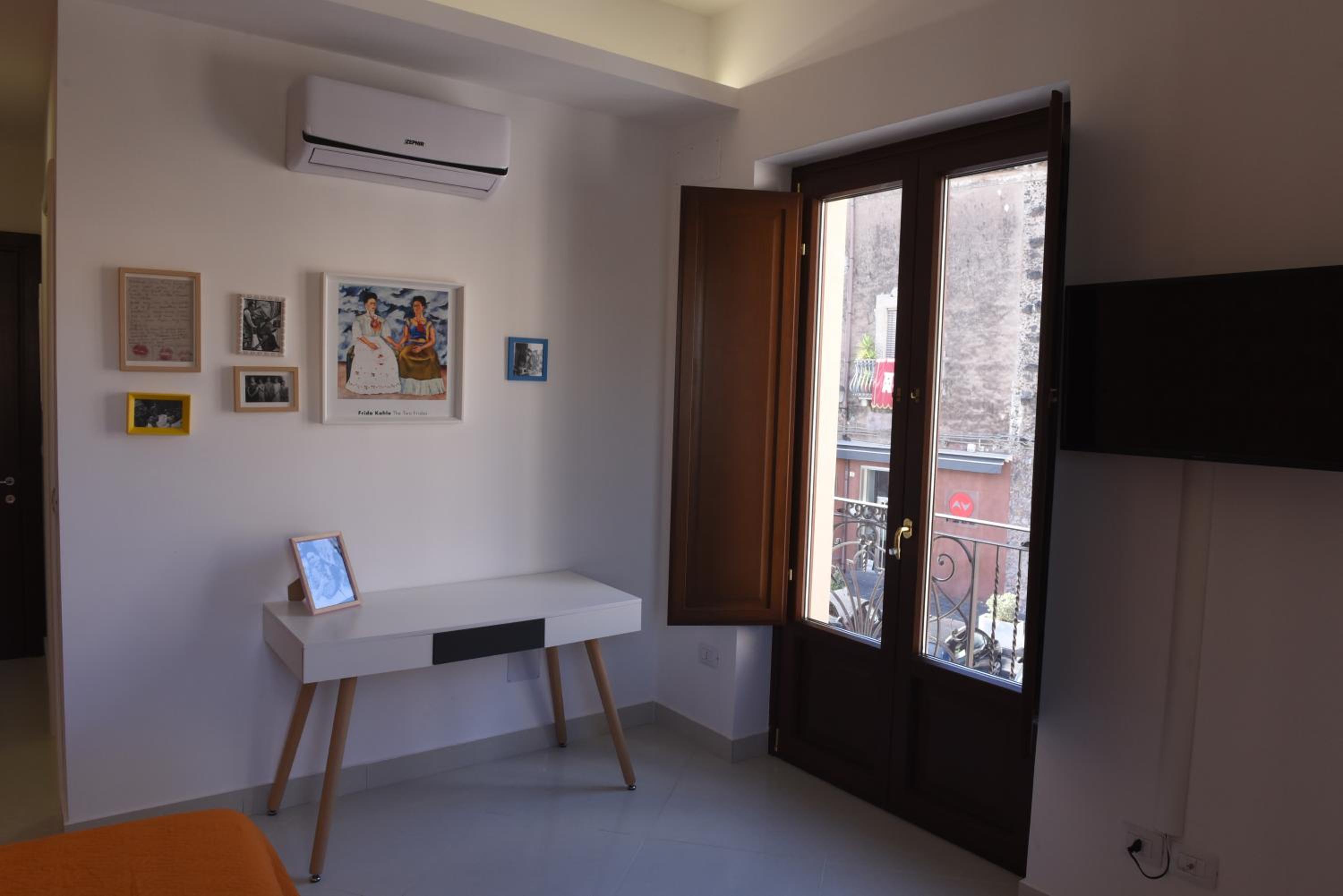 Standard King Room - Photo 3