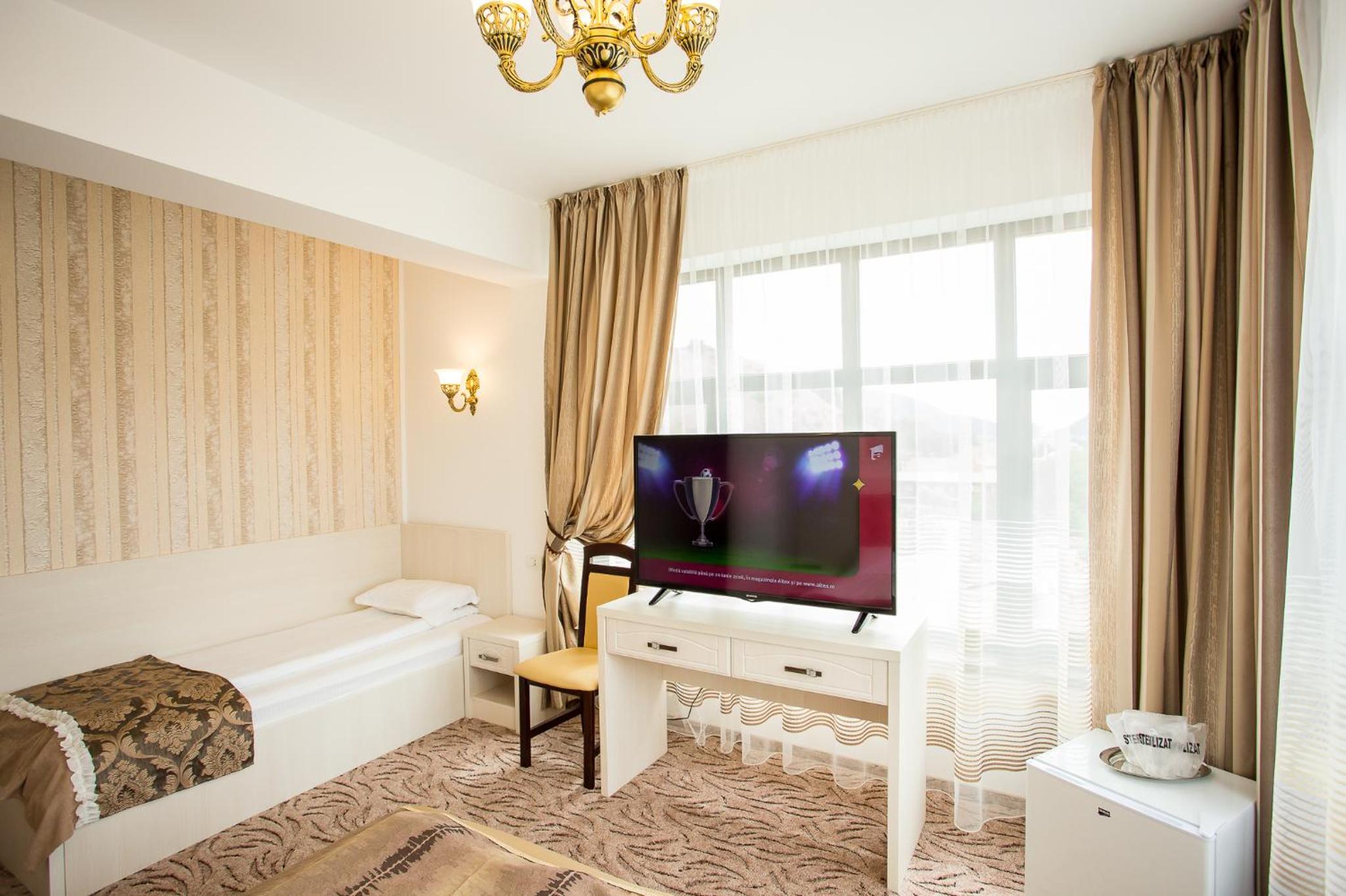 Triple Room with Lake View photo 2