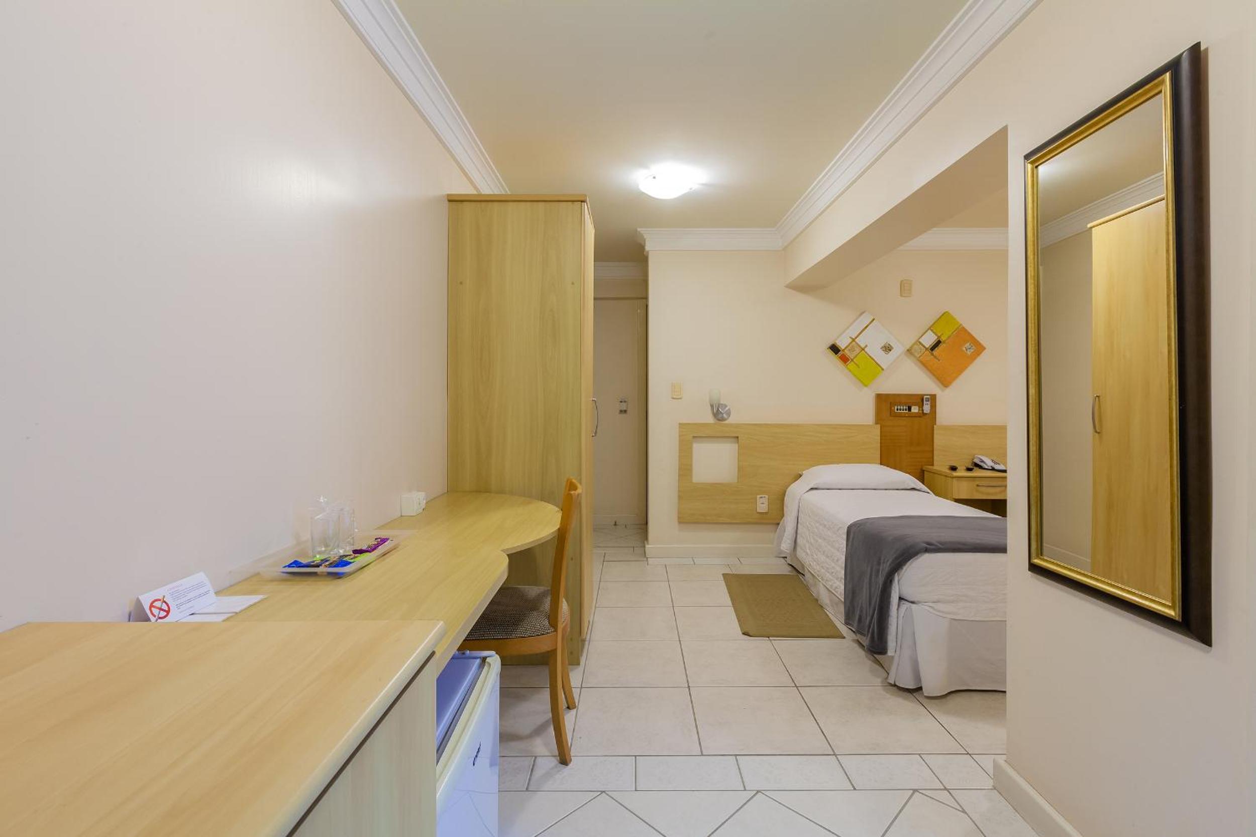 Standard Twin Room photo 3