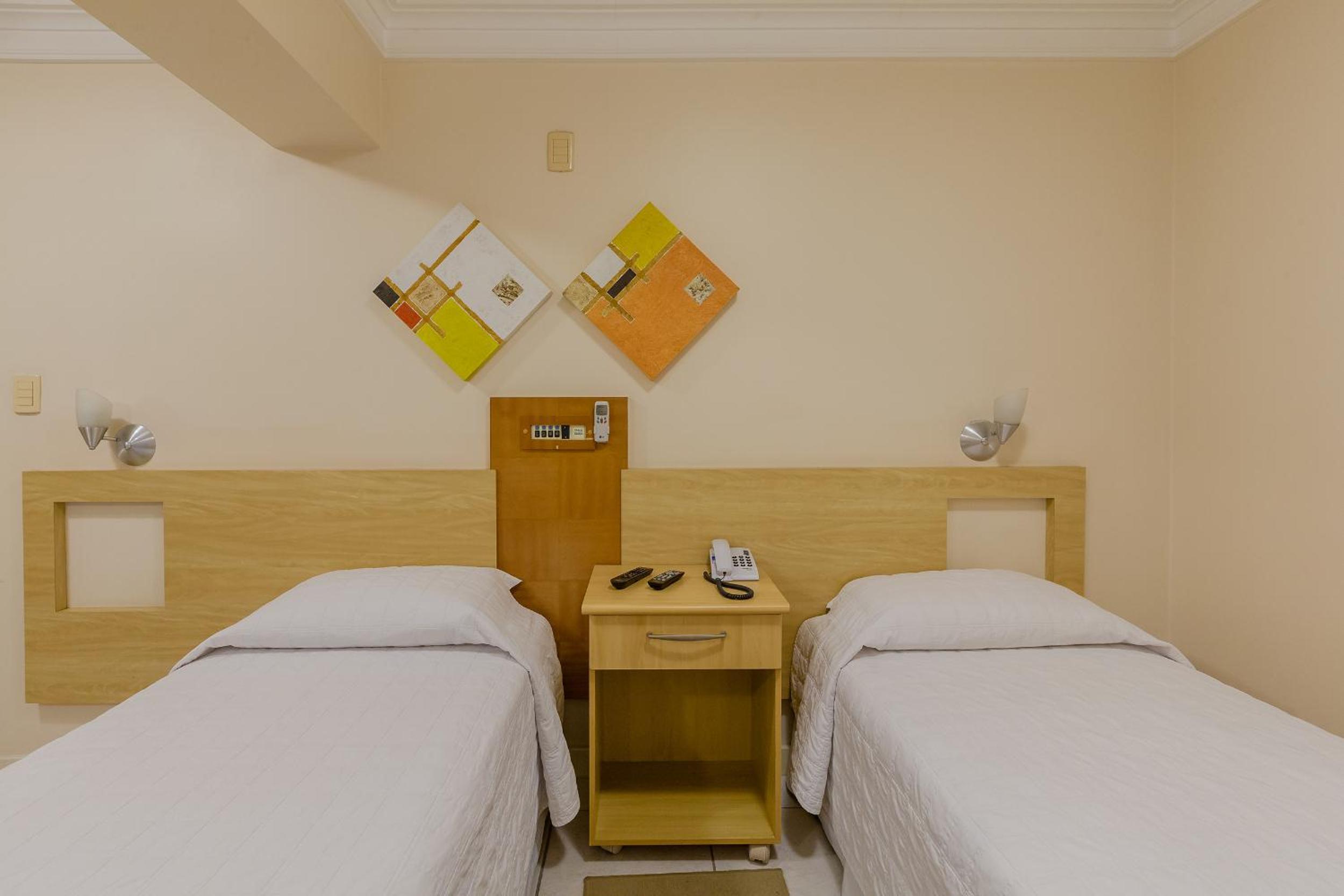 Standard Twin Room photo 2