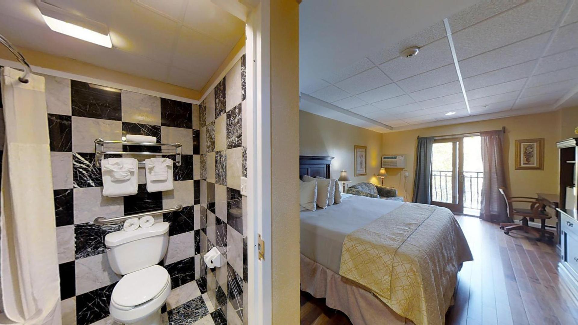 Standard King Room - Photo 5