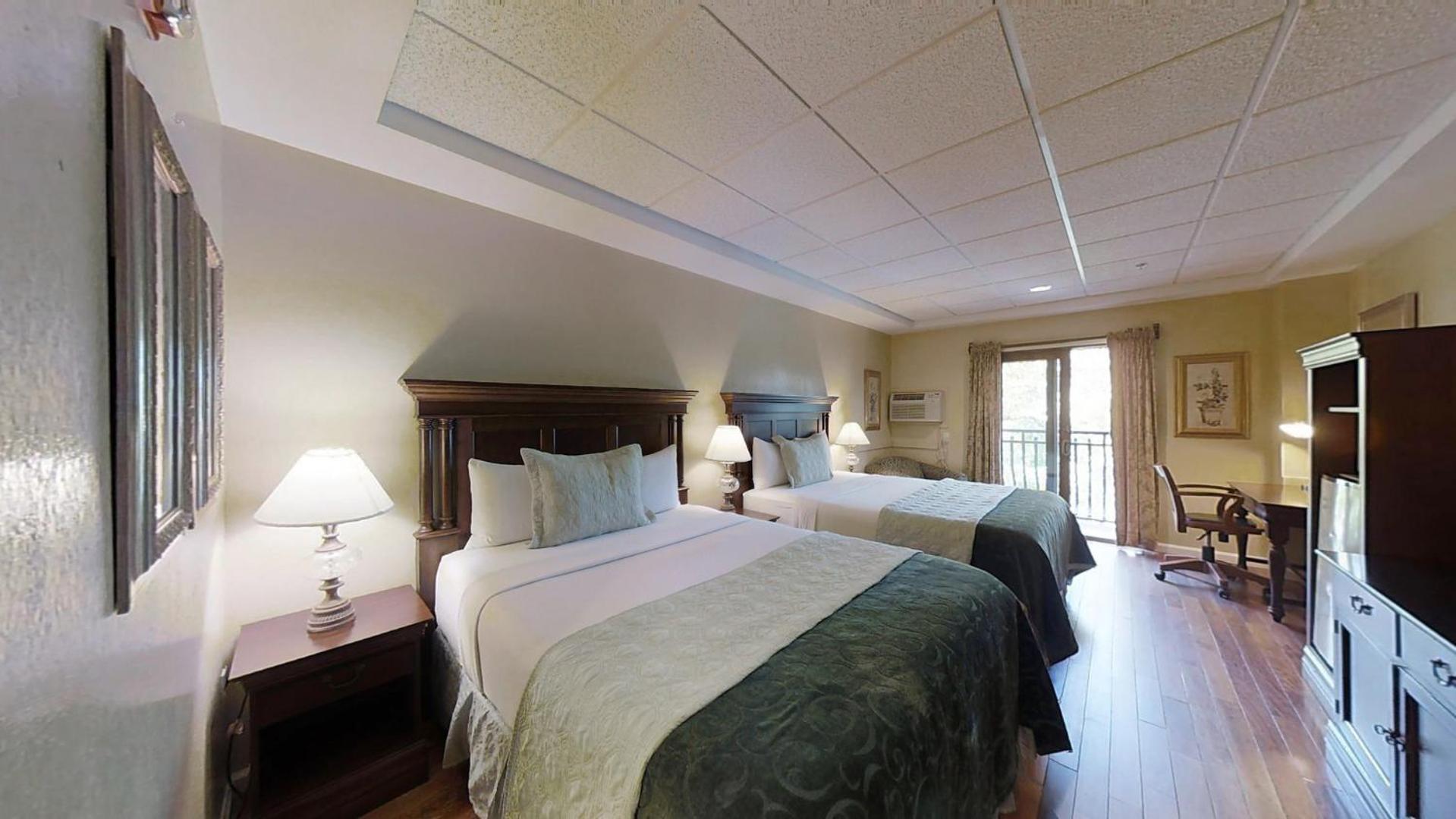 Standard Queen Room - Photo 7