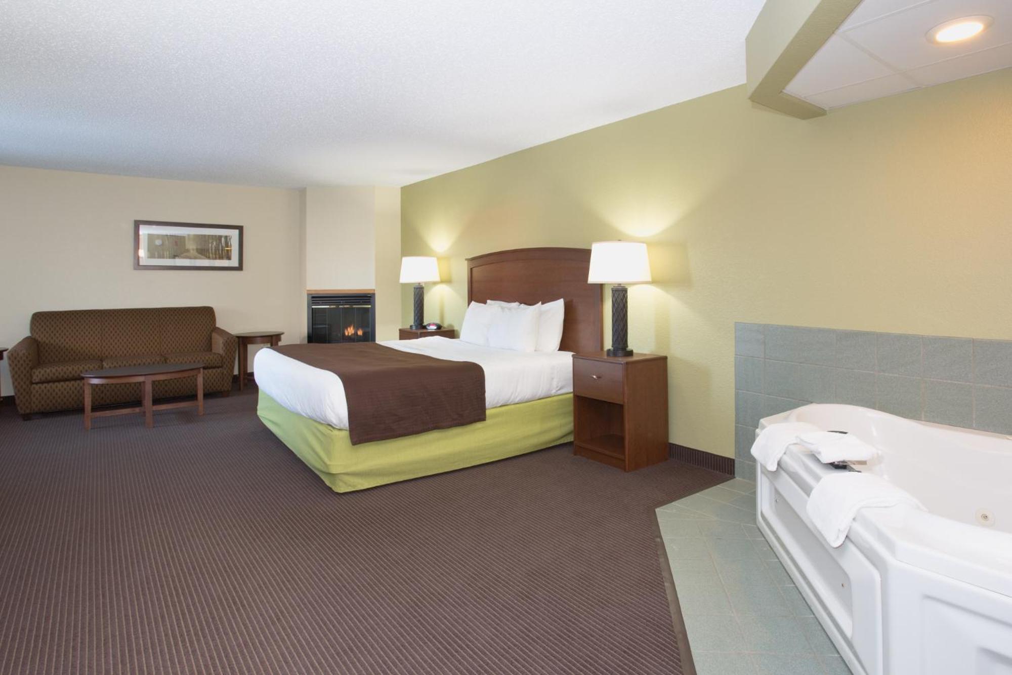Queen Room with Two Queen Beds photo 1