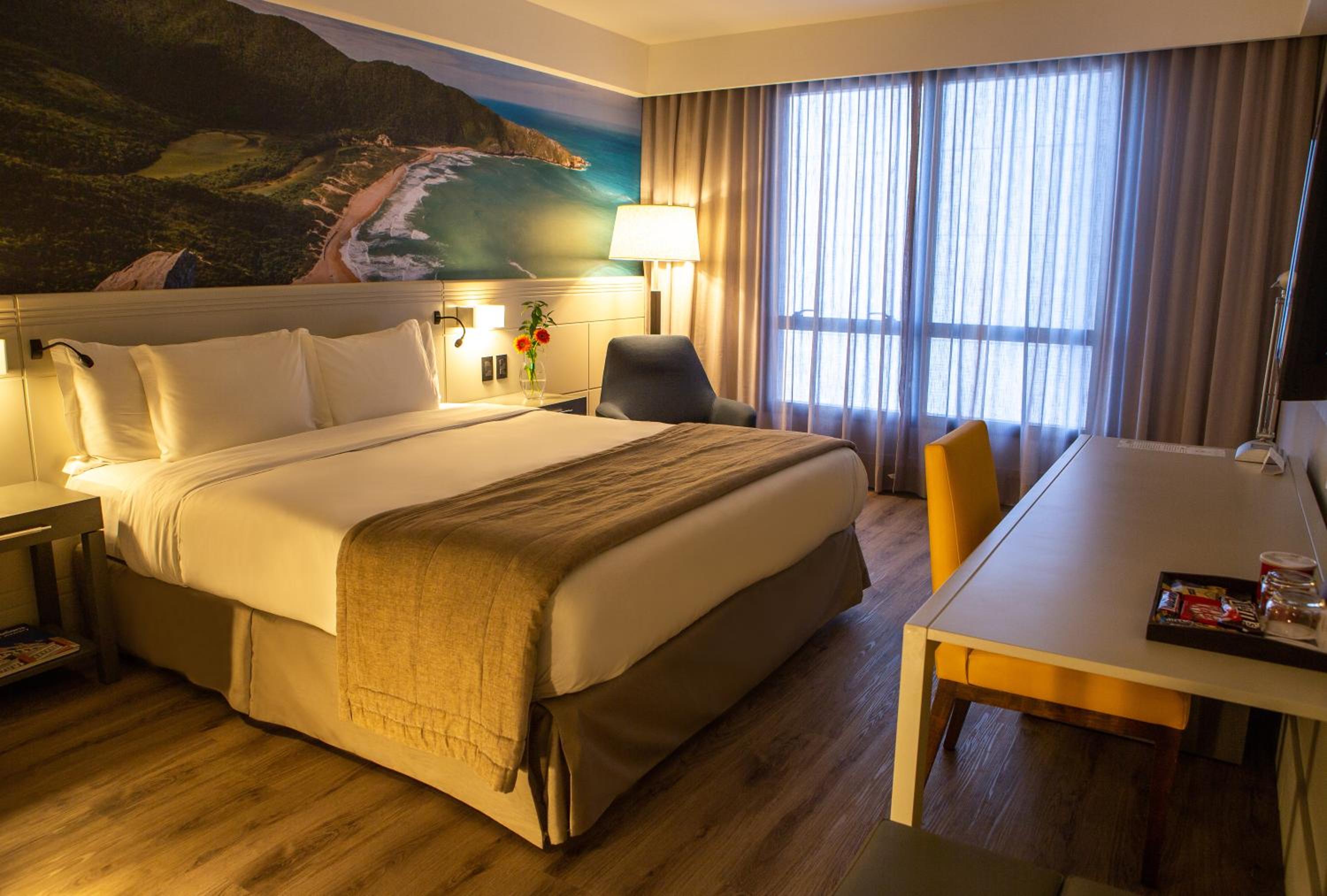Superior King Room and Partial Ocean View - Photo 2