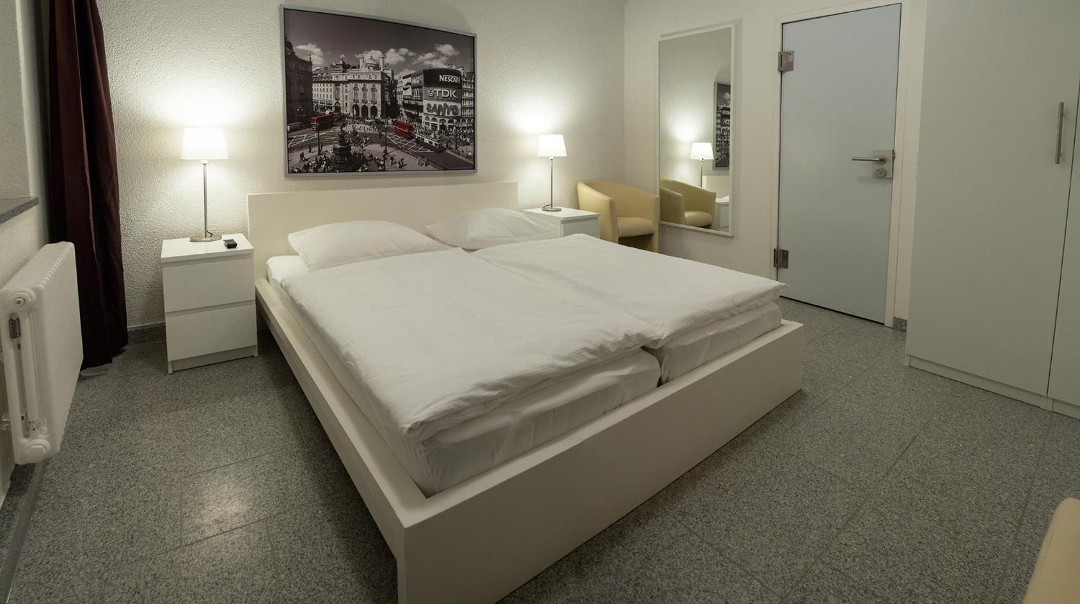 Double or Twin Room with Bathroom photo 1