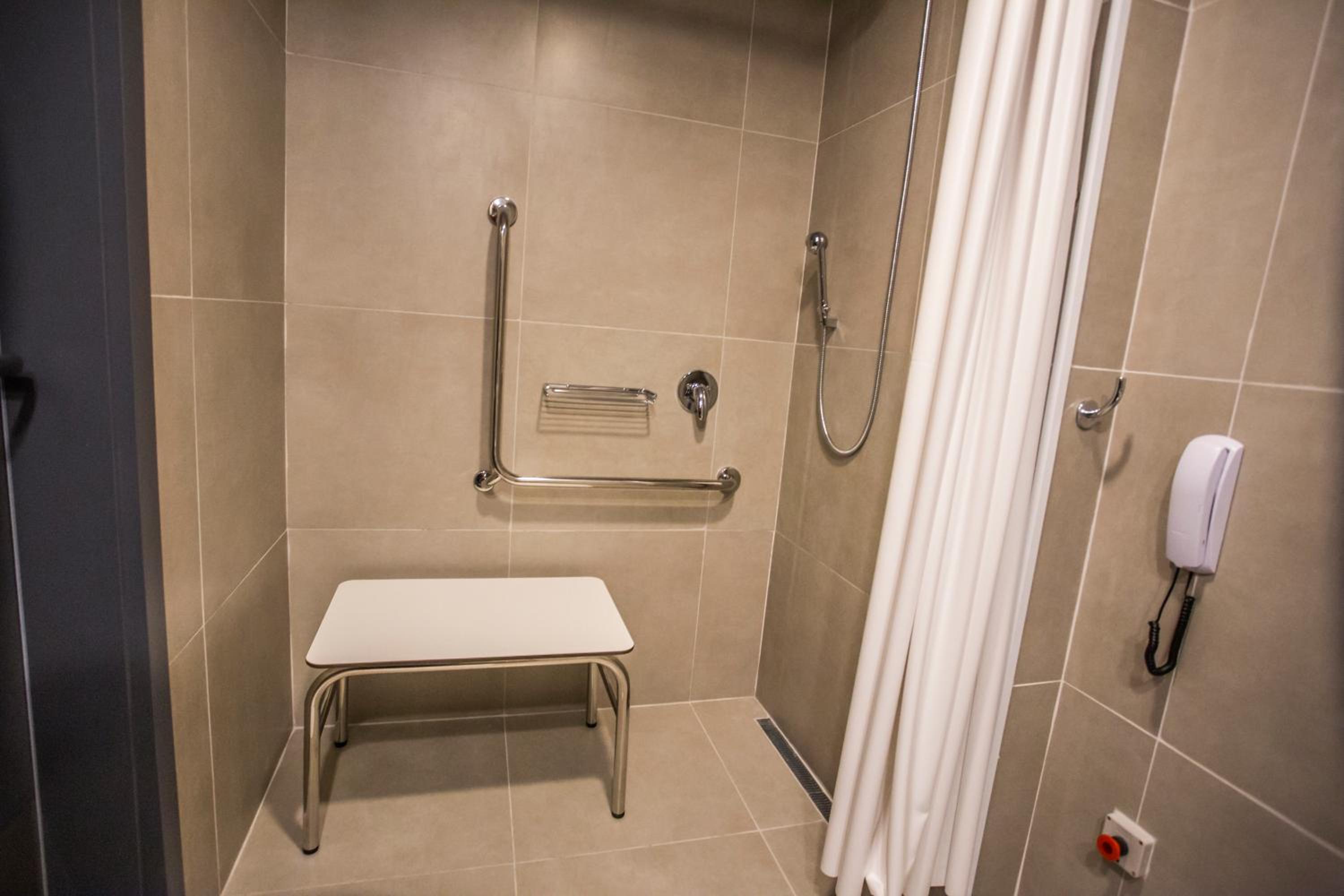 Adapted Standard Double Room - Photo 4