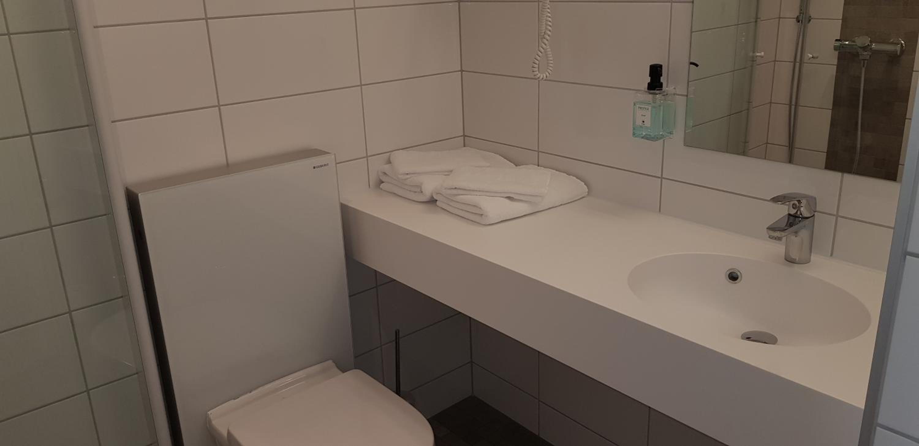 Twin or Double Room with Sea View - Photo 4