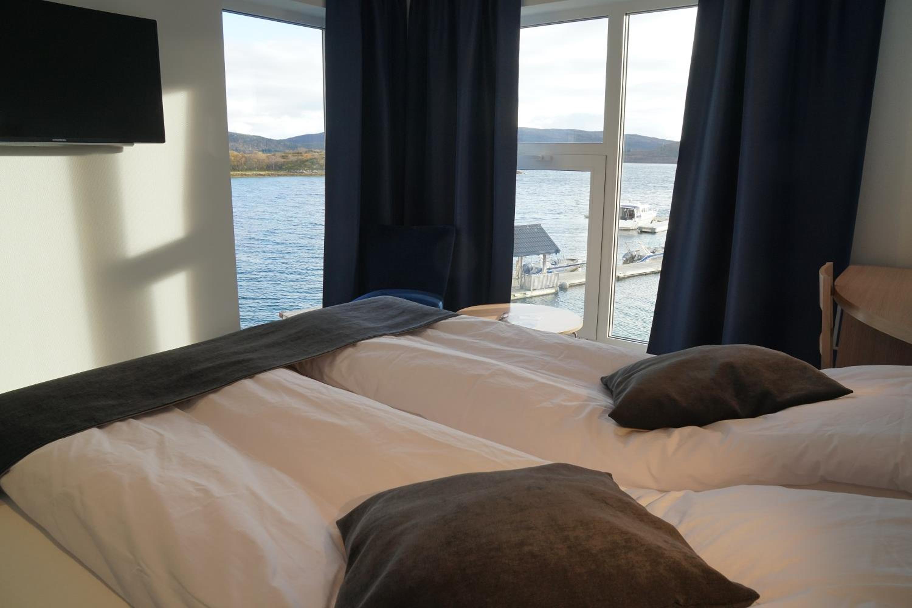 Twin or Double Room with Sea View - Photo 1
