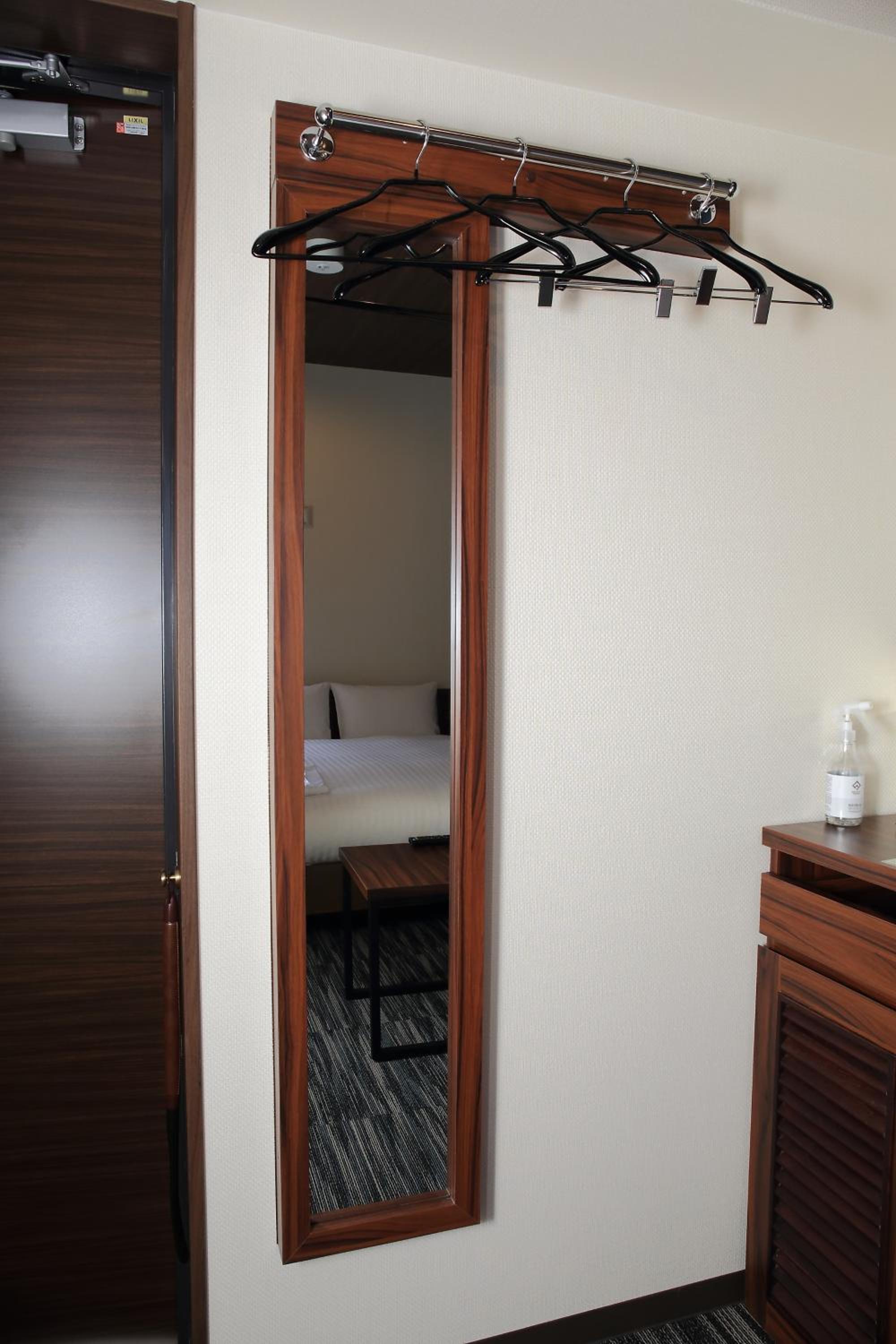 Economy Double Room - Photo 8