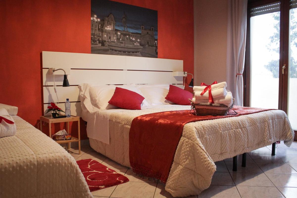 Double Room with Private Bathroom photo 3
