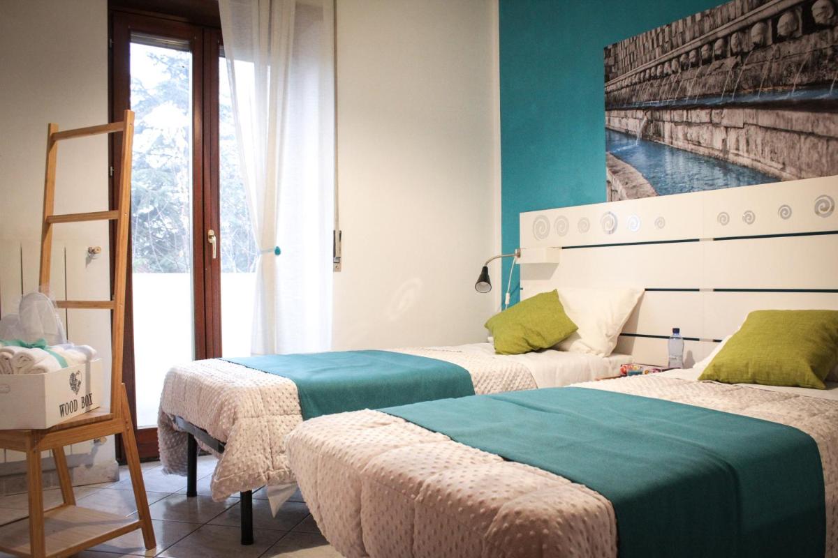 Twin Room with Private Bathroom photo 1
