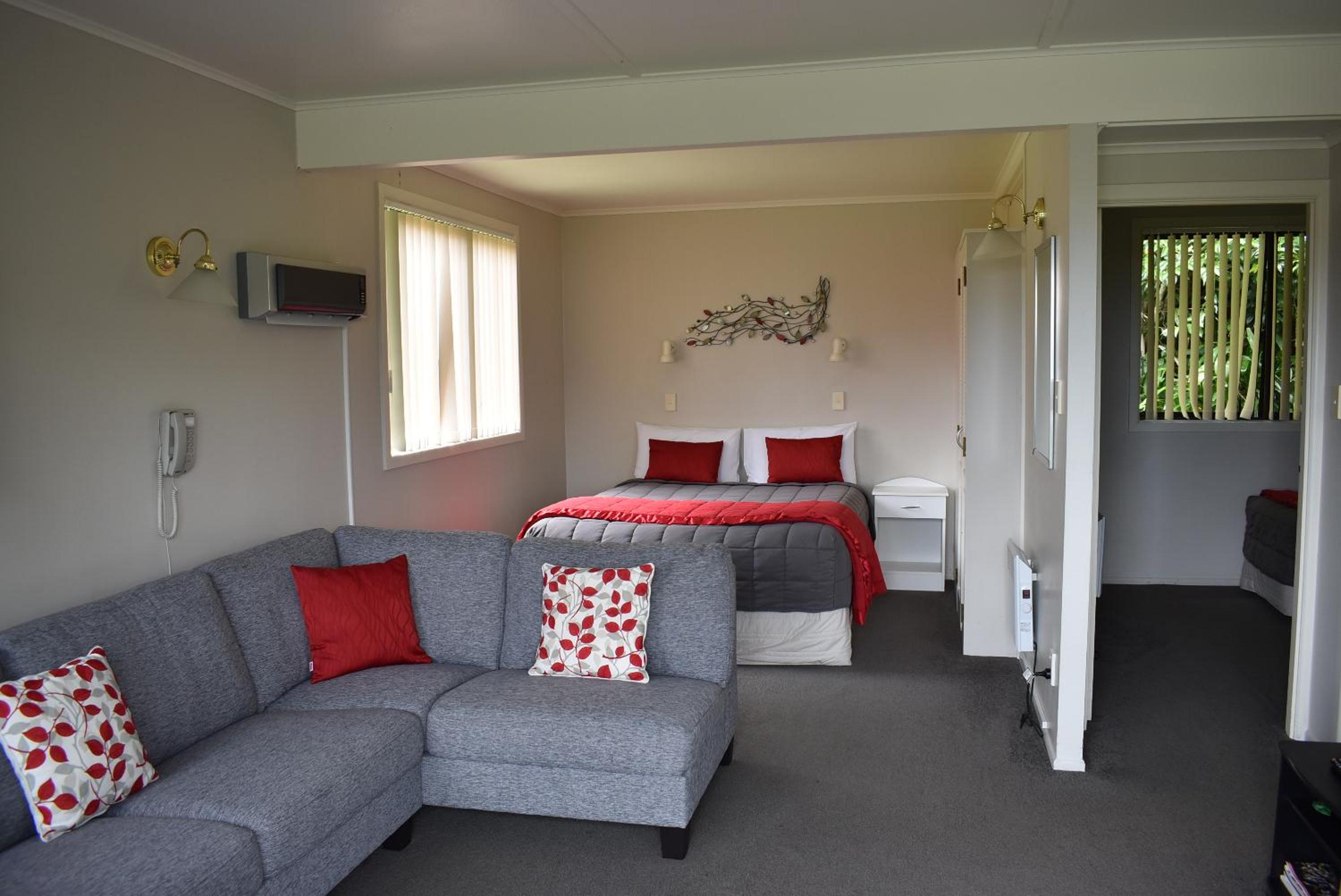 Family Room with Sea View photo 2