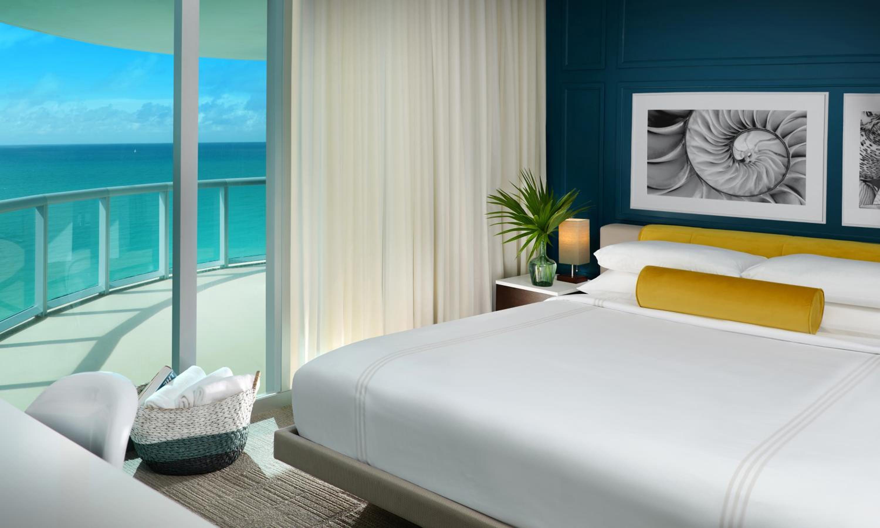One-Bedroom Ocean Front Suite - Photo 1