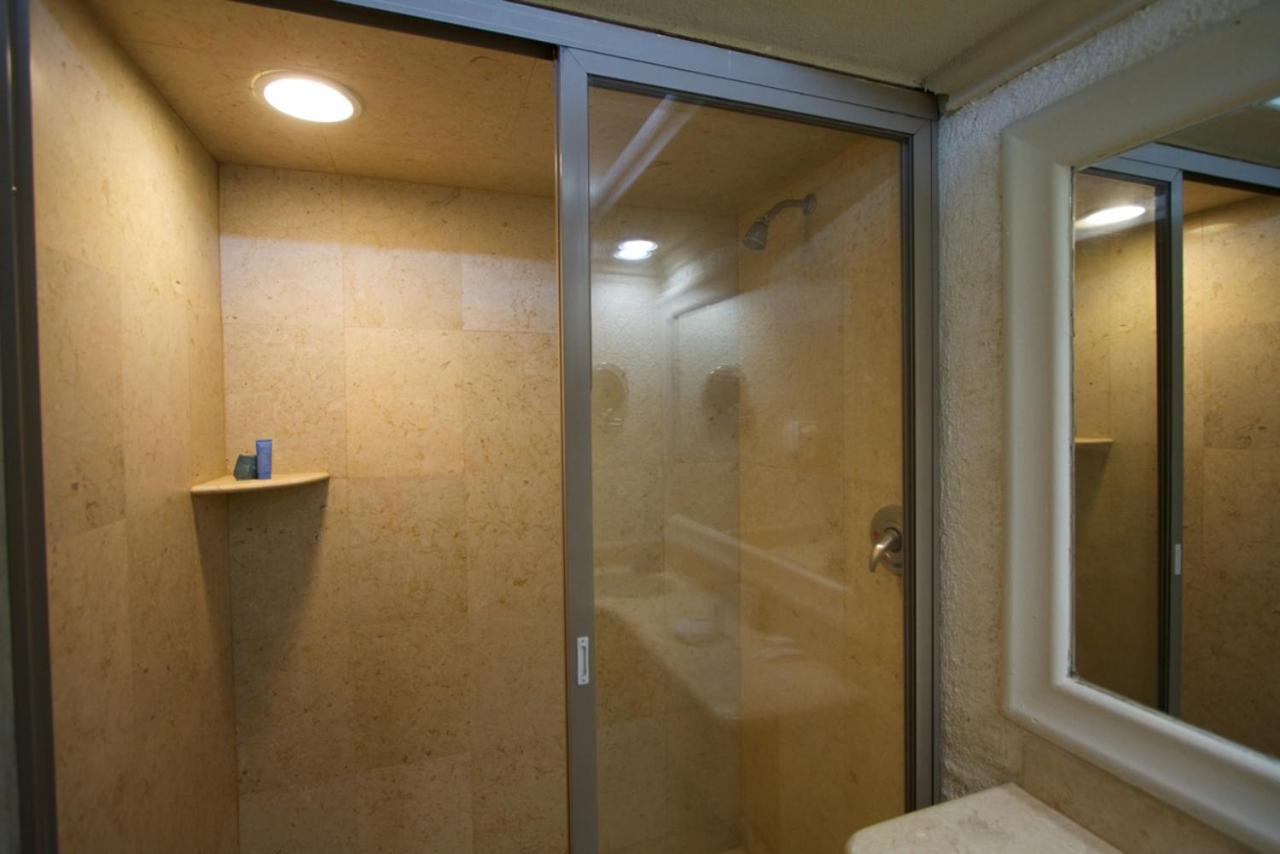 Deluxe King Room photo 2
