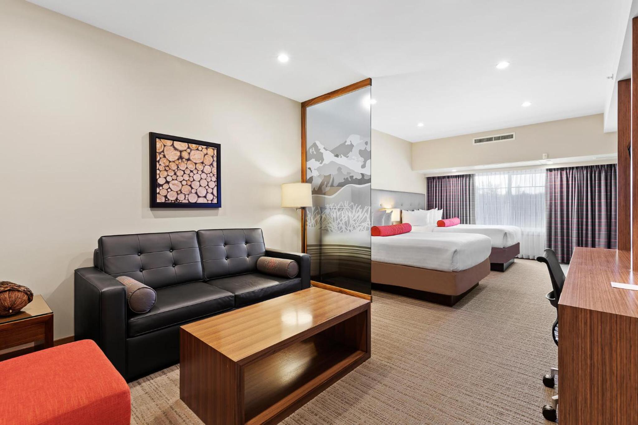 Queen Suite with Two Queen Beds photo 1