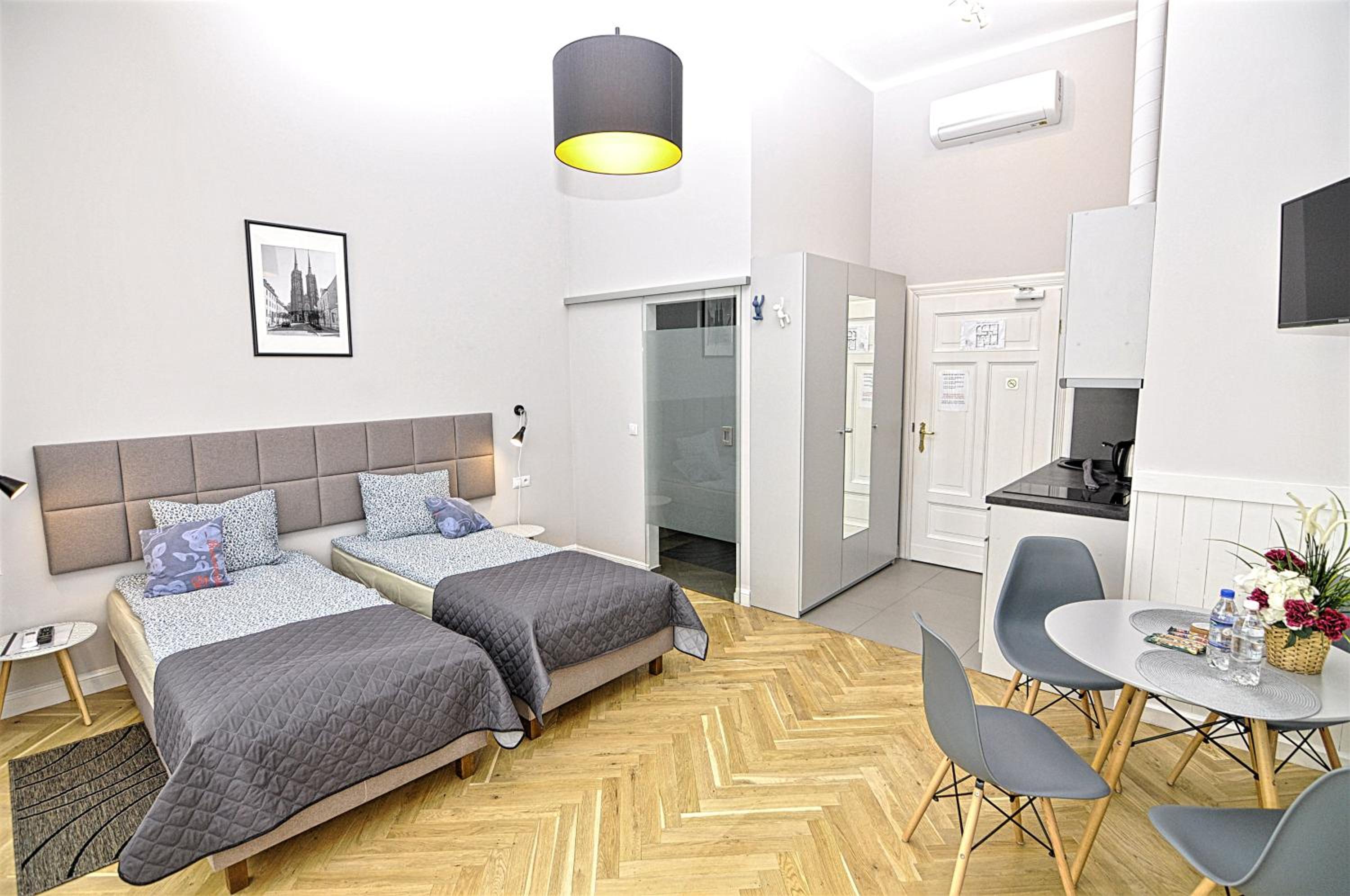Deluxe Apartment with City View photo 2