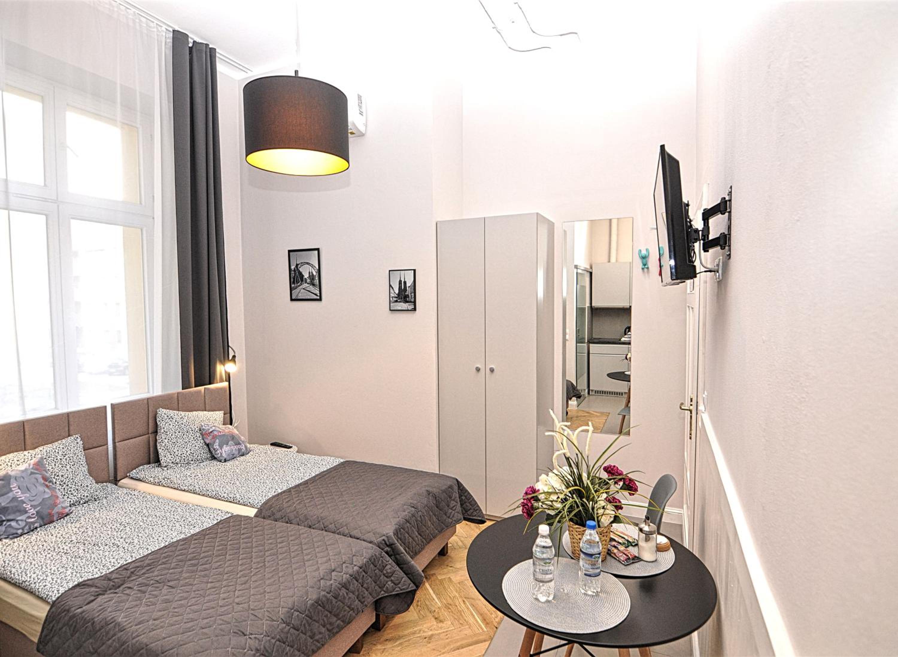 Standard Apartment with Courtyard View photo 3