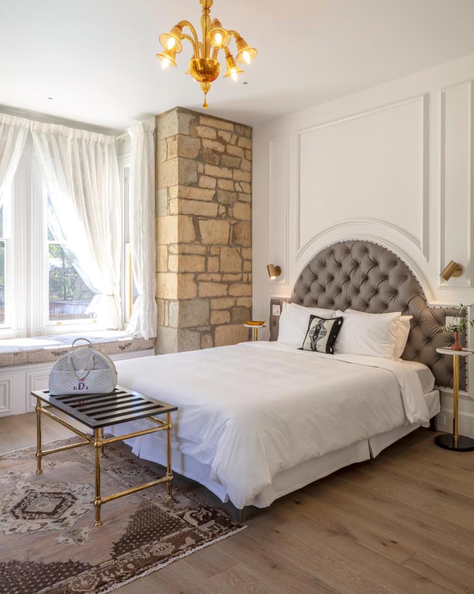 Deluxe King Room photo 1